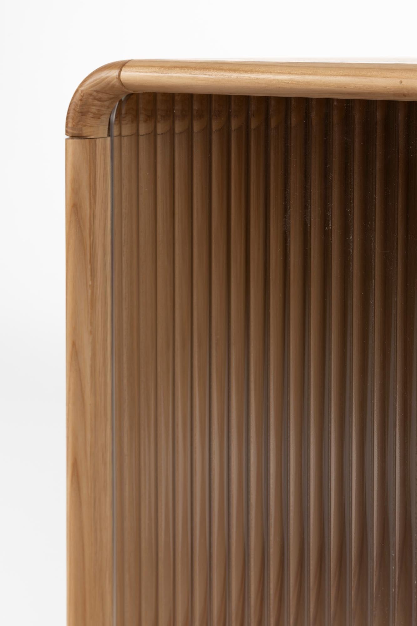 Eleganter Beistelltisch Rise aus Holz und Metall, perfekt für Schlafzimmer oder Wohnzimmer. Funktional und ästhetisch ansprechend.