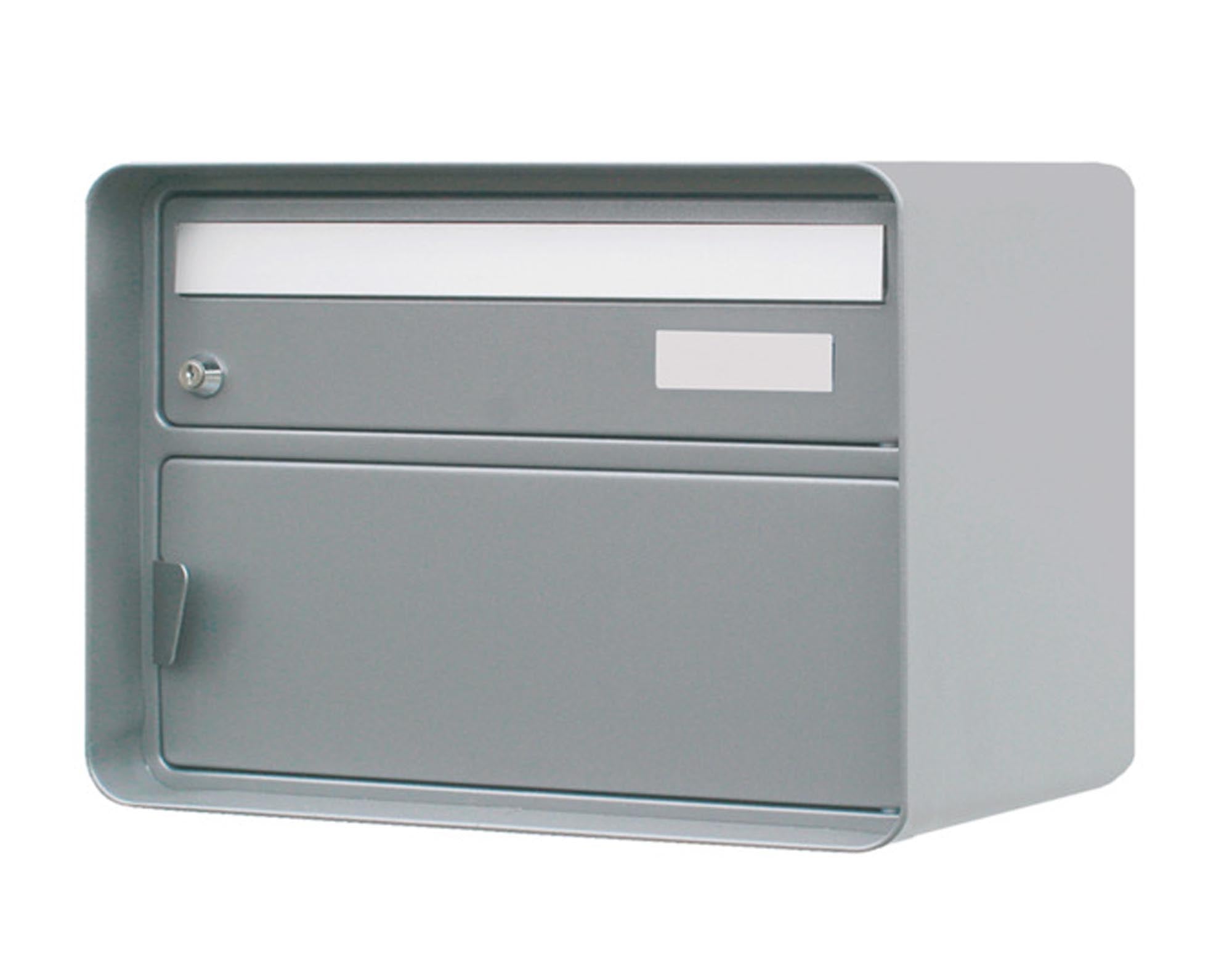 Moderner hellgrauer Briefkasten von HUBER AG, 400x310x310 mm, ideal für den Außenbereich, bietet praktischen Stauraum und fügt sich harmonisch in jede Umgebung ein.