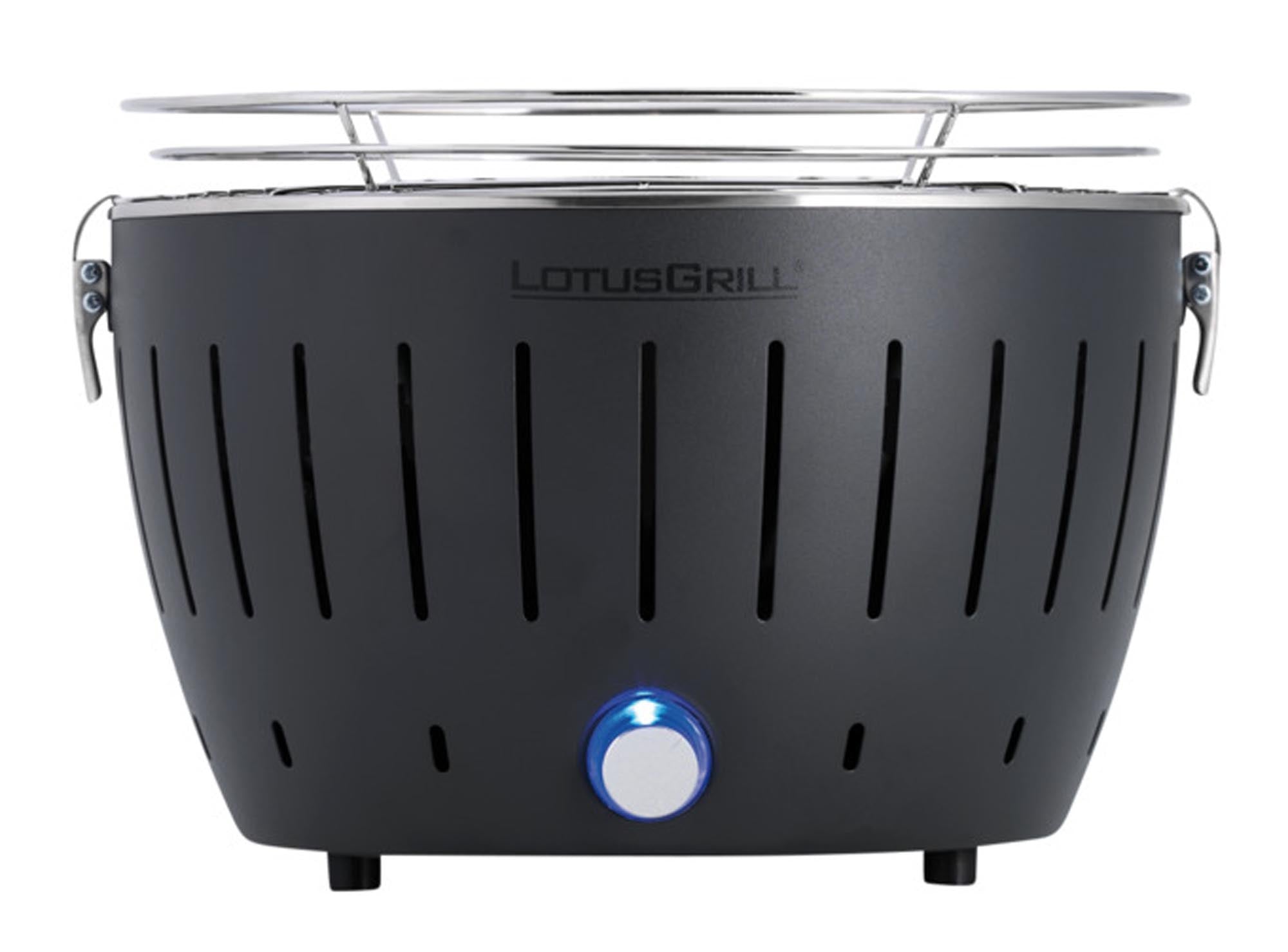 Entdecken Sie den LOTUSGRILL Holzkohletischgrill Small in Anthrazit – rauchfreies Grillen, schnelle Aufheizzeit, ideal für kleine Grillpartys!
