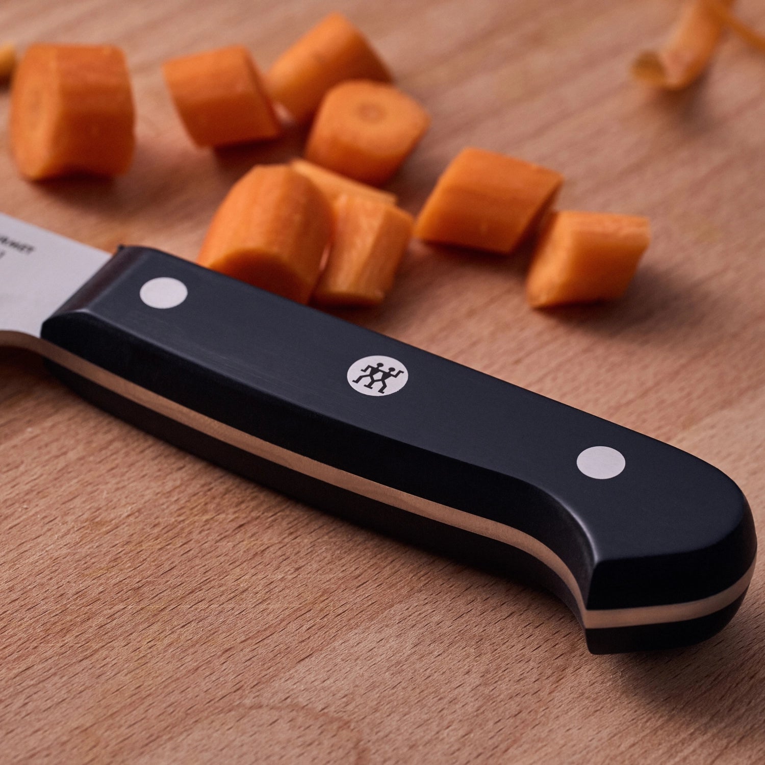ZWILLING Gourmet Hackmesser, 150 mm, elegantes Küchenmesser mit robuster Klinge, perfekt zum Zerkleinern von Fleisch und Gemüse.