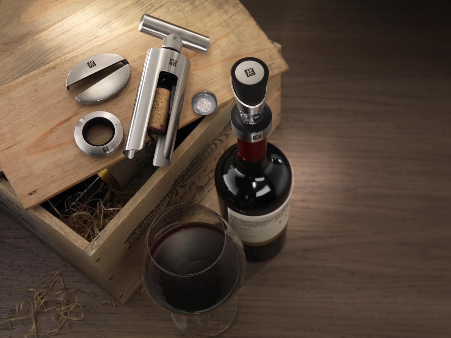Hochwertiger Korkenzieher von Zwilling Kitchen, 19 x 11,5 x 5 cm, perfekt für Weinliebhaber, vereint Funktionalität und modernes Design.