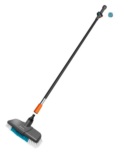 GARDENA Cleansystem Wasch-Set mit robustem Stiel und vielseitigen Bürsten für effektive Reinigung im Garten. Ideal für die Bewässerung.