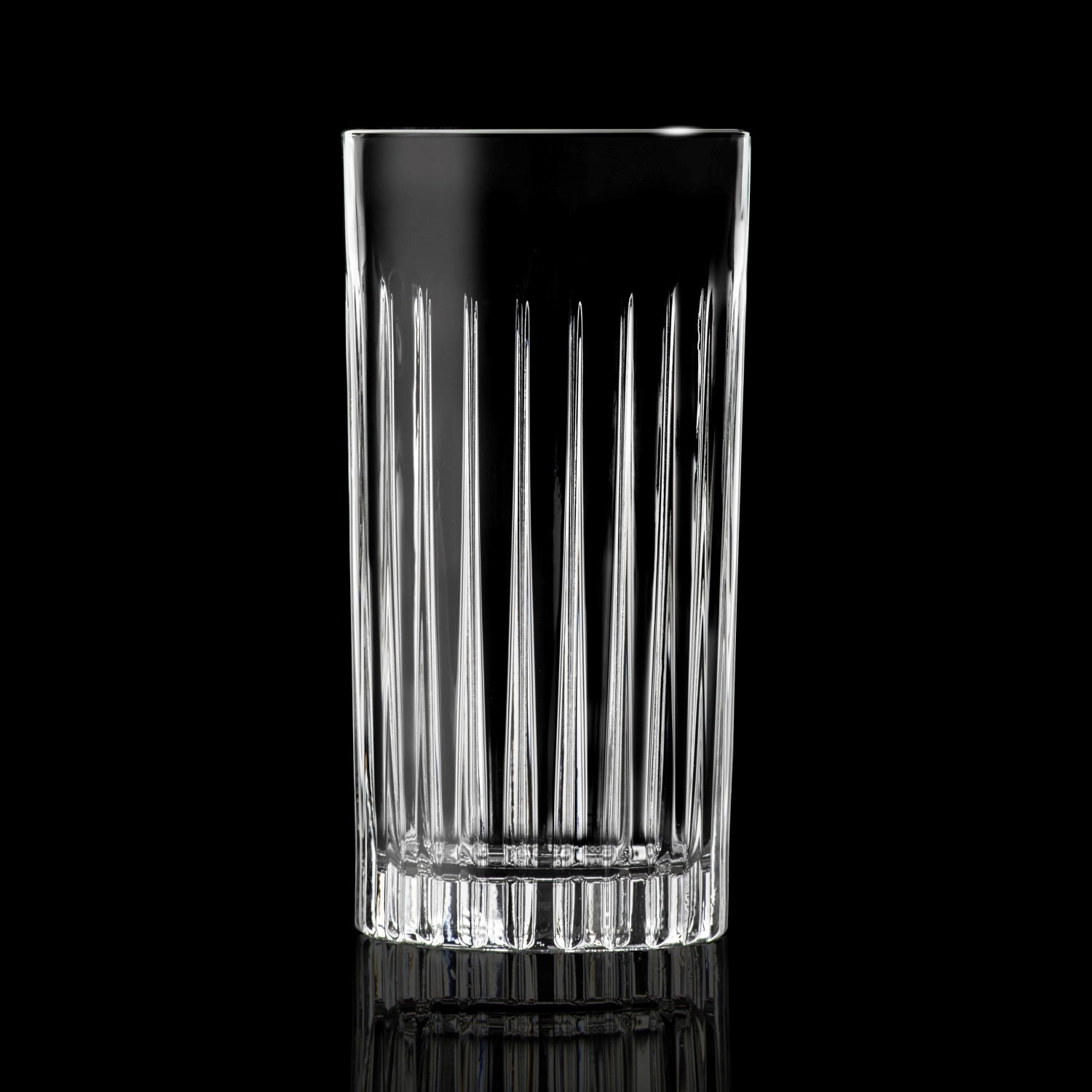 Elegantes 6-teiliges Set Timeless Hb Becher von RCR, perfekt für jeden Anlass. Jedes Glas fasst 44cl und hat eine ansprechende Form.