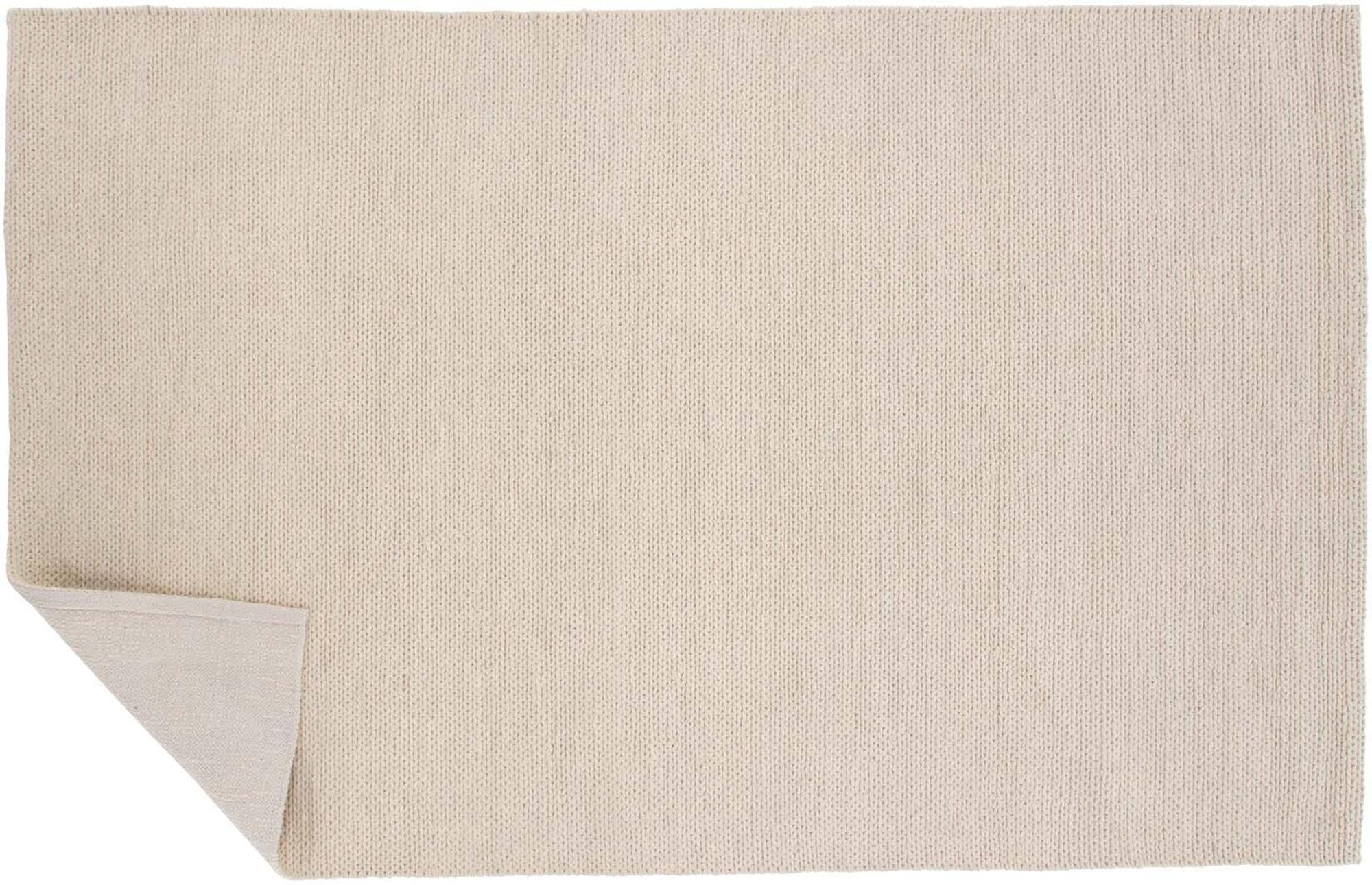 Der handgewebte Marta Teppich in stilvollem Knochenweiß von Venture Home – ein zeitloses Design für ein elegantes Wohnambiente.