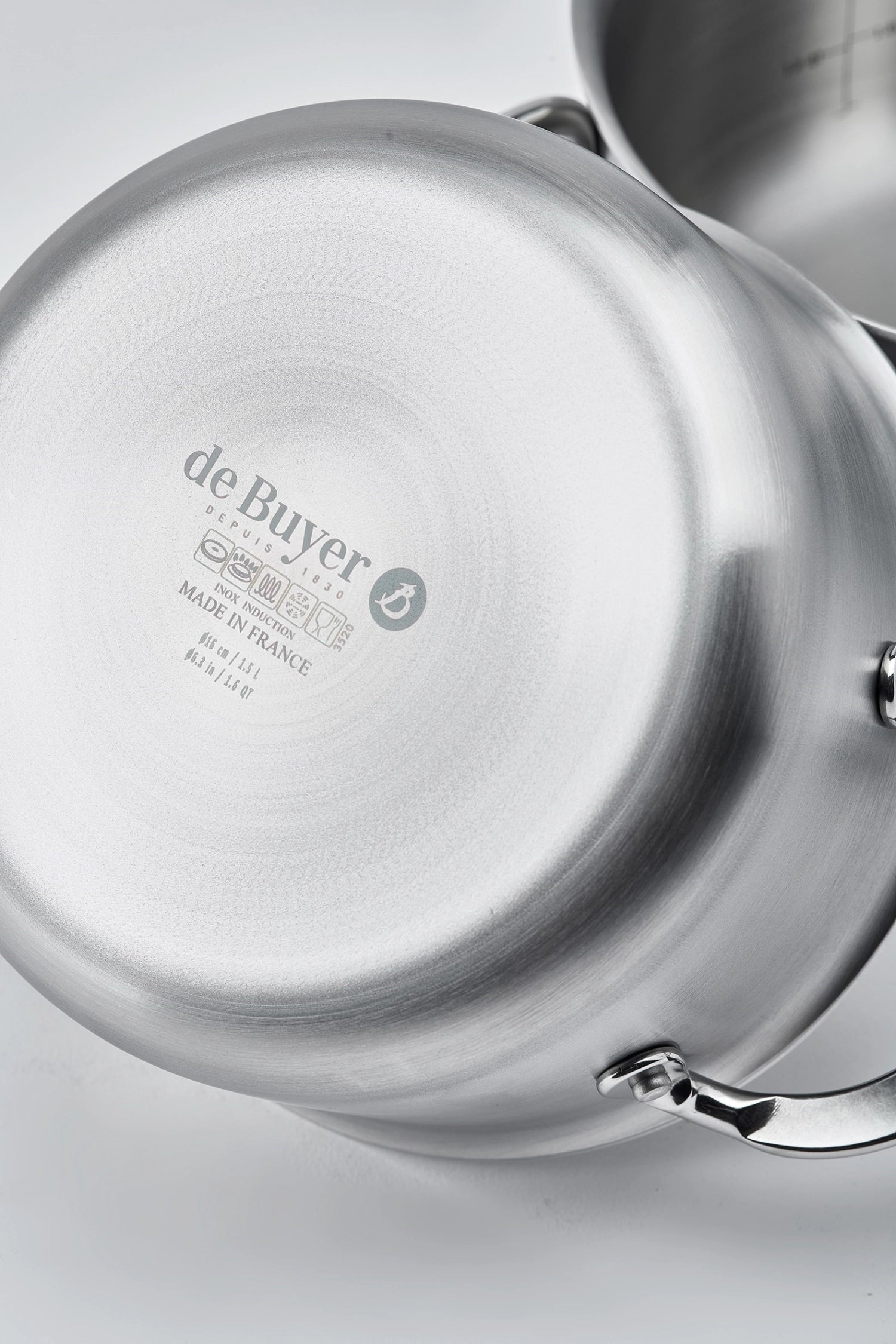 Robuster Bratentopf ohne Deckel von de Buyer, 28 cm, ideal für gleichmäßiges Braten und vielseitige Kochanwendungen.