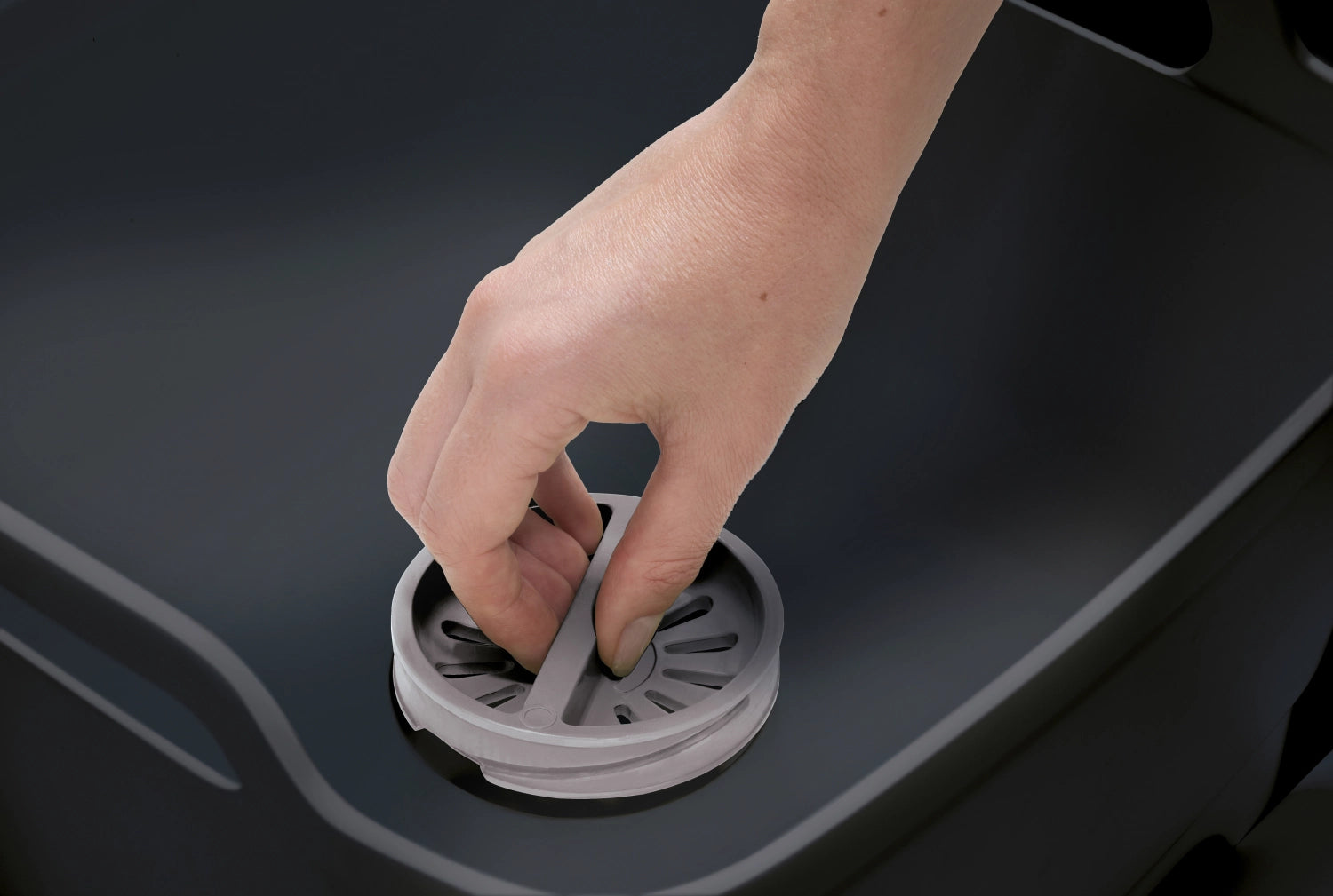 Praktischer grauer Waschbehälter von Joseph Joseph, ideal für die Spüle, mit cleveren Abflusslöchern für schnelles Trocknen und optimale Hygiene.