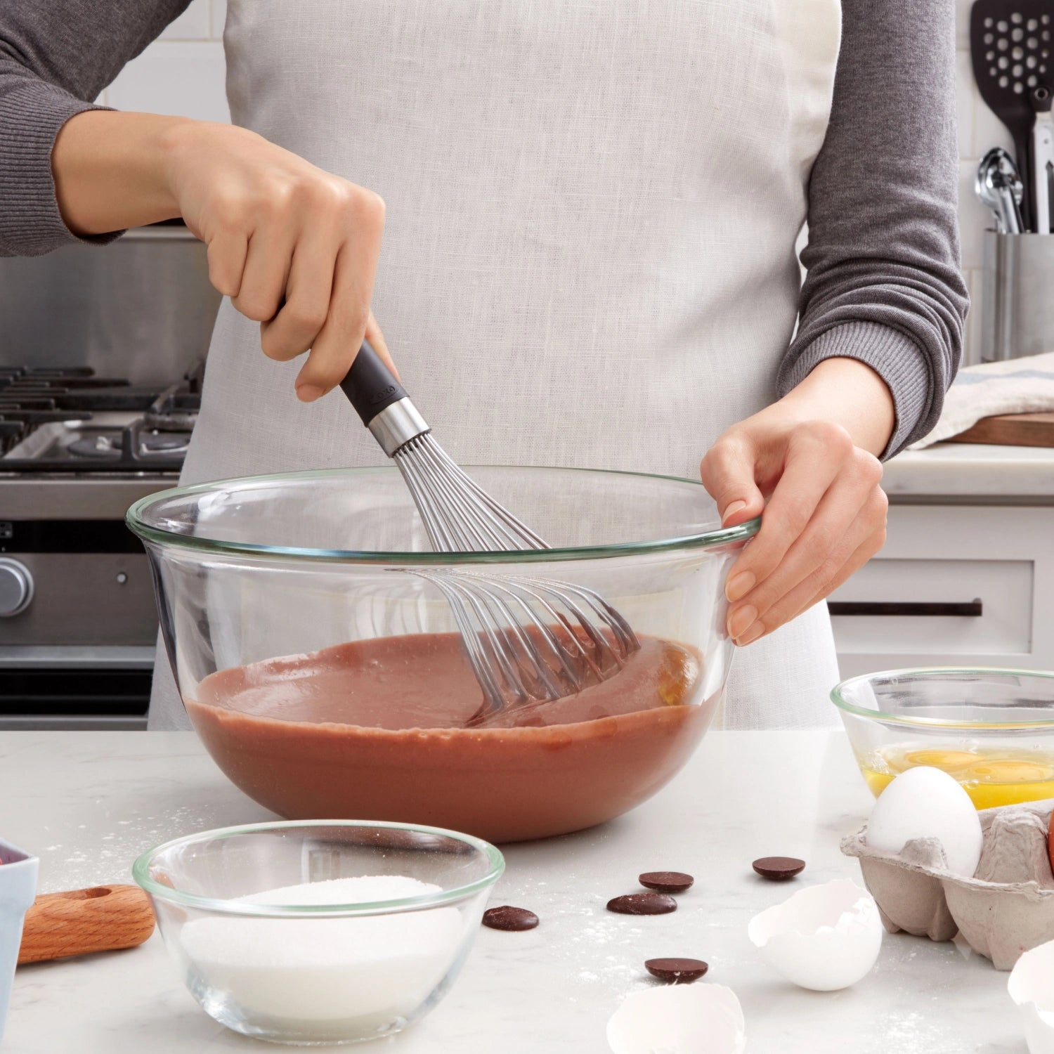 Schneebesen von OXO, 28 cm, ideal zum Schlagen und Mischen, ergonomisches Design für komfortables Kochen und Backen.