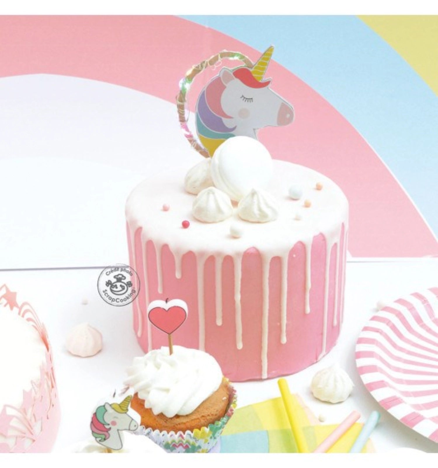 Fantasievoller Cake Topper mit leuchtendem Einhorn, ideal für kreative Torten und Kindergeburtstage von Scrap Cooking.