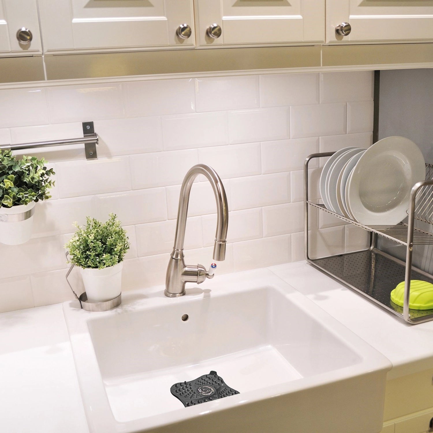 Praktisches 2er-Set Abfluss-Siebe von Westmark, ideal für die Dusche, verhindert Verstopfungen durch Haare und sorgt für sauberes Wasser.