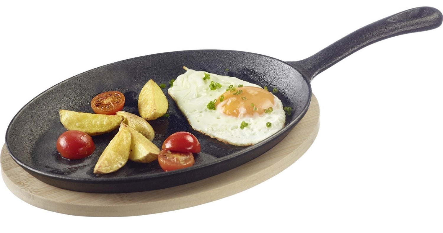 Kleine, robuste Gusseisenpfanne (500ml) von Westmark, ideal für köstliche Tapas und gesellige Abende mit Freunden.