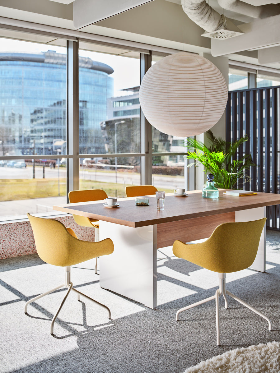 Mito MIT25 - Chefzimmer-Tisch in Bernsteineiche präsentiert im Onlineshop von KAQTU Design AG. Schreibtisch ist von Mdd