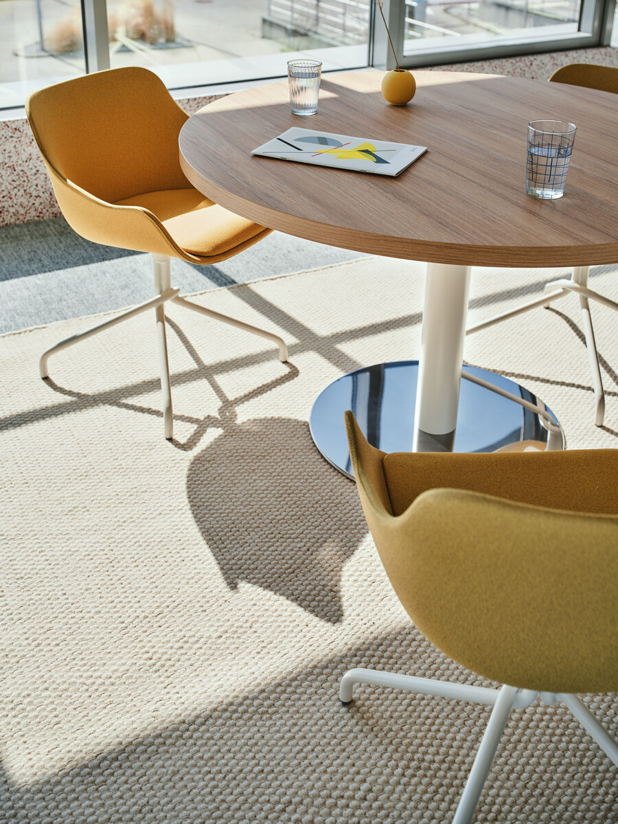 Baltic Classic BL4P19K - Stuhl Drehbasis in Blau präsentiert im Onlineshop von KAQTU Design AG. Drehstuhl ist von Mdd