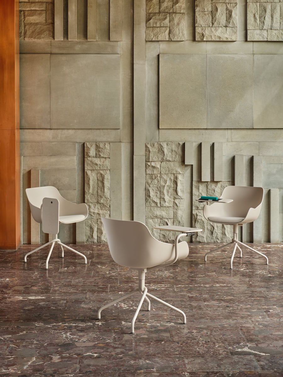 Baltic Remix BL3P13 - Stuhl Drehbasis in Beige präsentiert im Onlineshop von KAQTU Design AG. Drehstuhl ist von Mdd