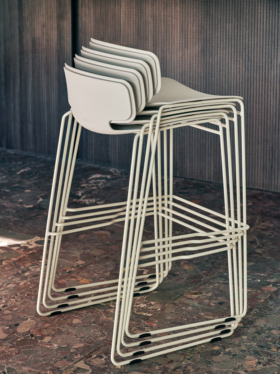 Lena LEH01H - Barhocker in Beige präsentiert im Onlineshop von KAQTU Design AG. Barhocker ist von Mdd