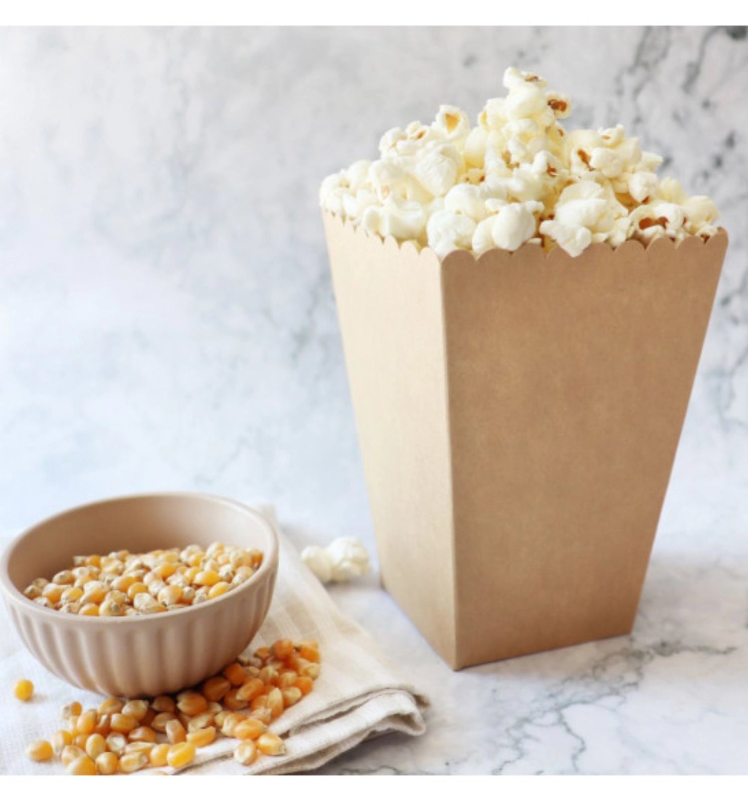 Farbenfrohes 6er Set Popcorn Becher von Scrap Cooking, perfekt für festliche Anlässe und gemütliche Filmabende, funktional und ansprechend.
