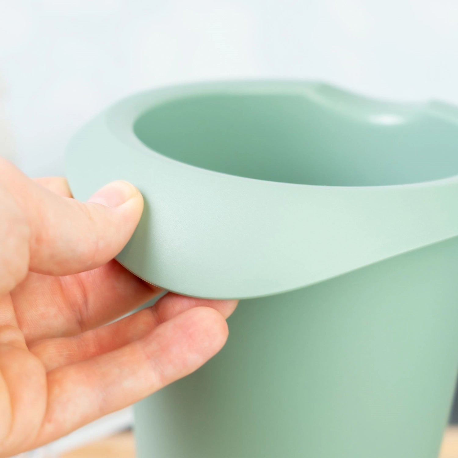 Praktischer Quirltopf in zartem Mint, 1 Liter, ideal zum einfachen Mischen von Zutaten, ohne Deckel für vielseitige Nutzung in der Küche.
