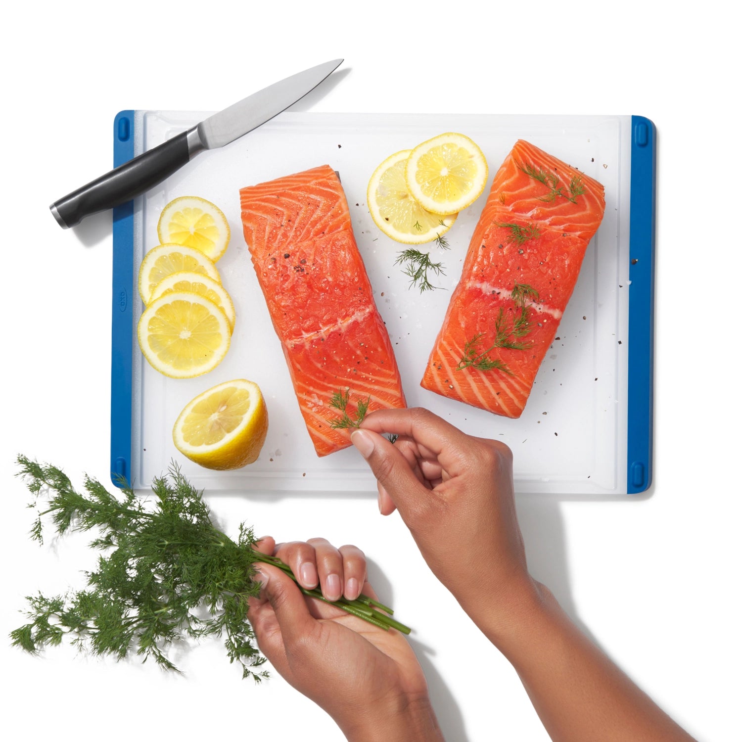 Vielseitiges 3er Set OXO Good Grips Schneidebretter, perfekt für alle Kochbedürfnisse, mit rutschfester Oberfläche und stabiler Handhabung.