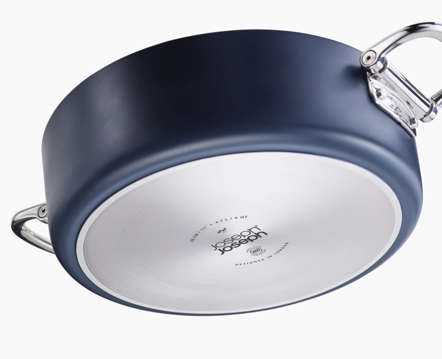 Praktischer Joseph Joseph Schmortopf mit klappbaren Griffen, 28 cm, ideal für vielseitige Kochanwendungen und platzsparende Aufbewahrung.