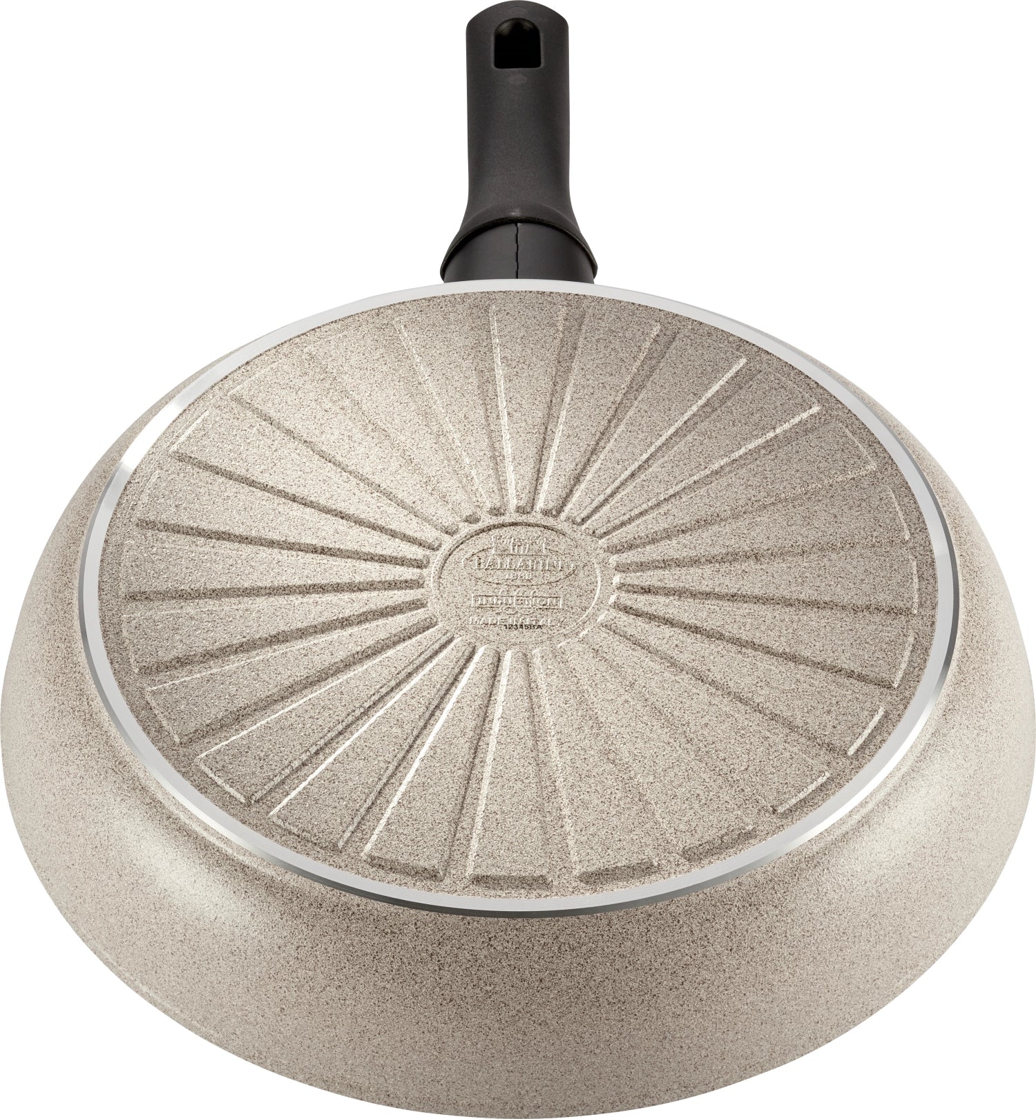 Hochwertige 24 cm Bratpfanne von Ballarini, ideal für köstliche Gerichte, ausgestattet mit ergonomischem Griff und ansprechendem Look.