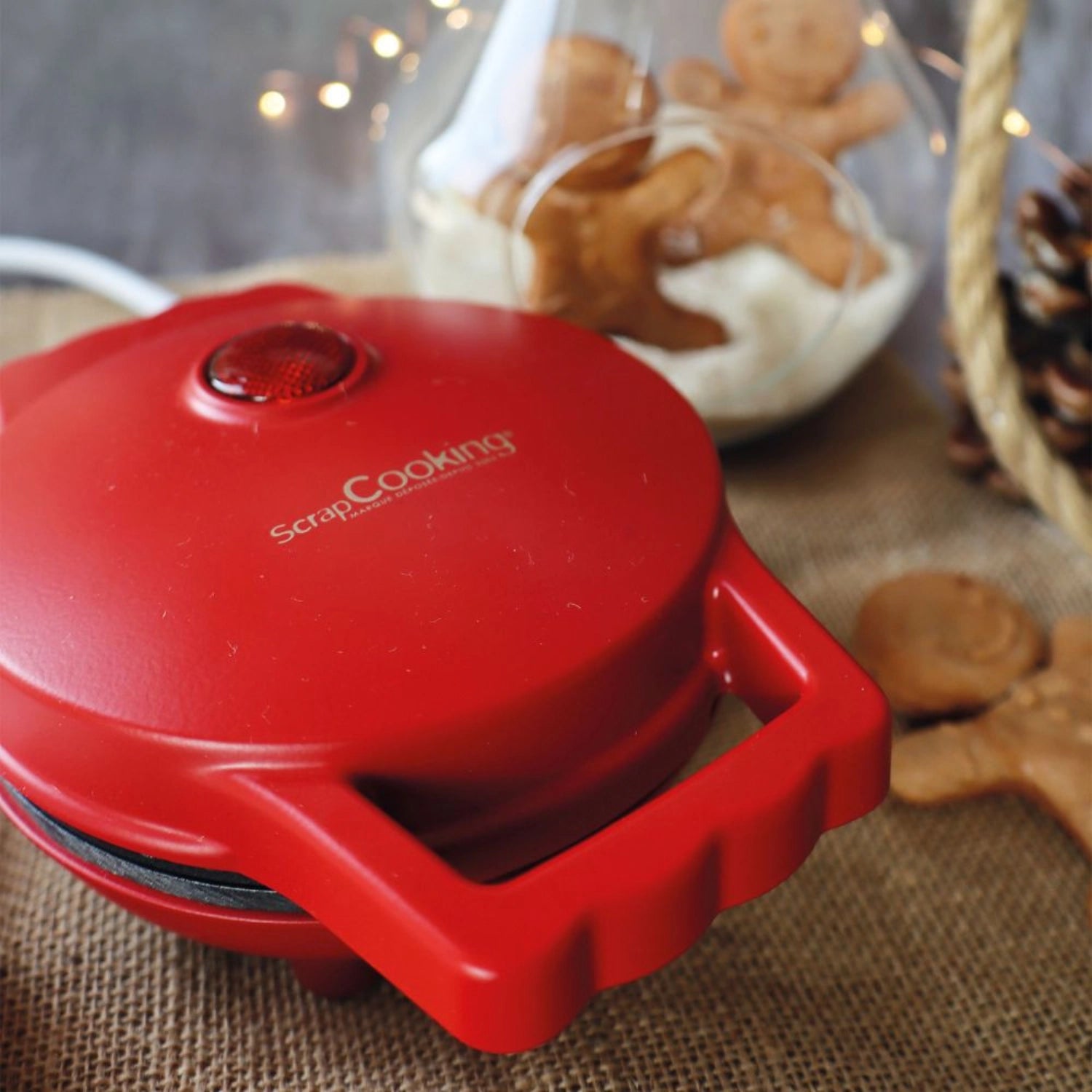Mini Waffeleisen "Lebkuchenmann" von Scrap Cooking, perfekt für die Zubereitung von süßen, knusprigen Waffeln in Form von Lebkuchenmännern.