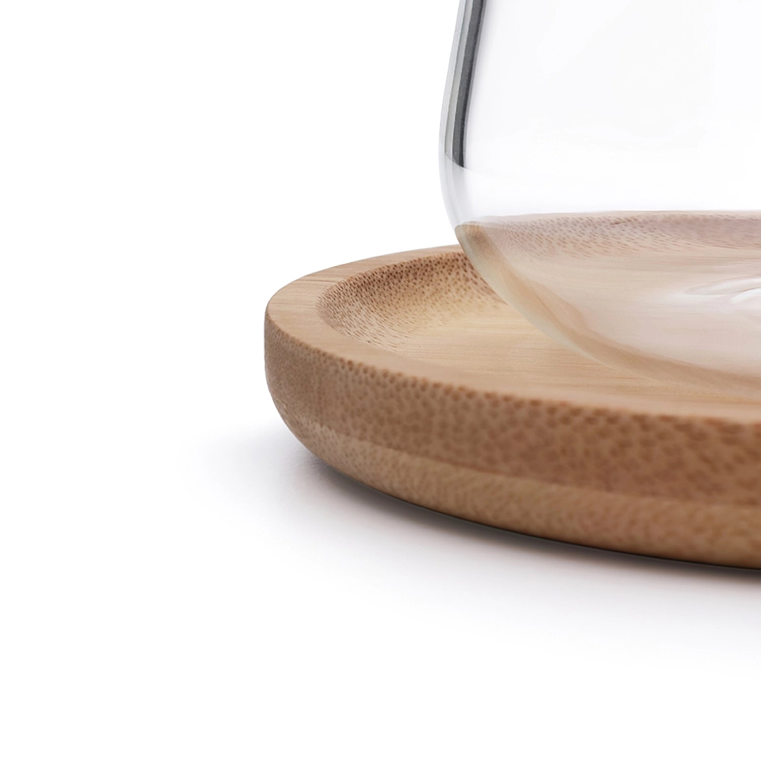 Elegante 250ml Tasse der Classic Office Reihe, ergänzt durch einen stilvollen Bambusuntersetzer – perfekt für den täglichen Genuss von Heißgetränken.