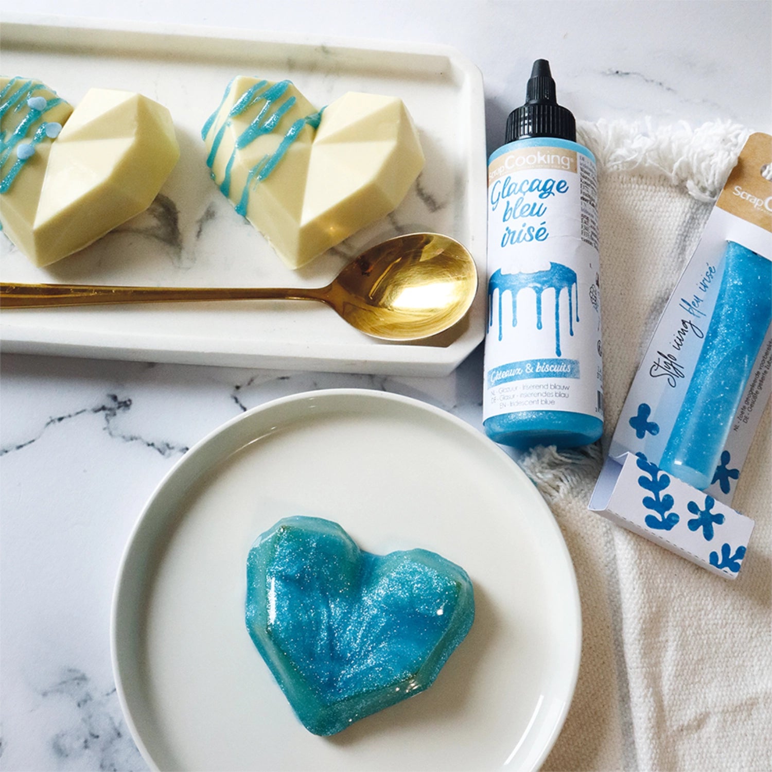 Perlmuttblauer Zuckerguss Stift (26g) für kunstvolle Dekoration von Backwaren, perfekt zum Verzieren von Torten und Keksen.