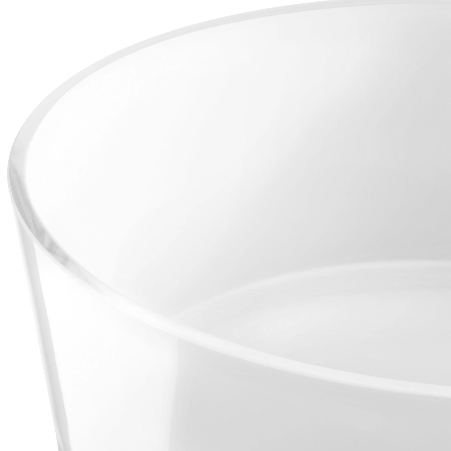 Stilvolle, runde Schale aus feinem weißem Glas von LSA, ideal für kreative Anrichte und als dekoratives Element auf jedem Tisch.