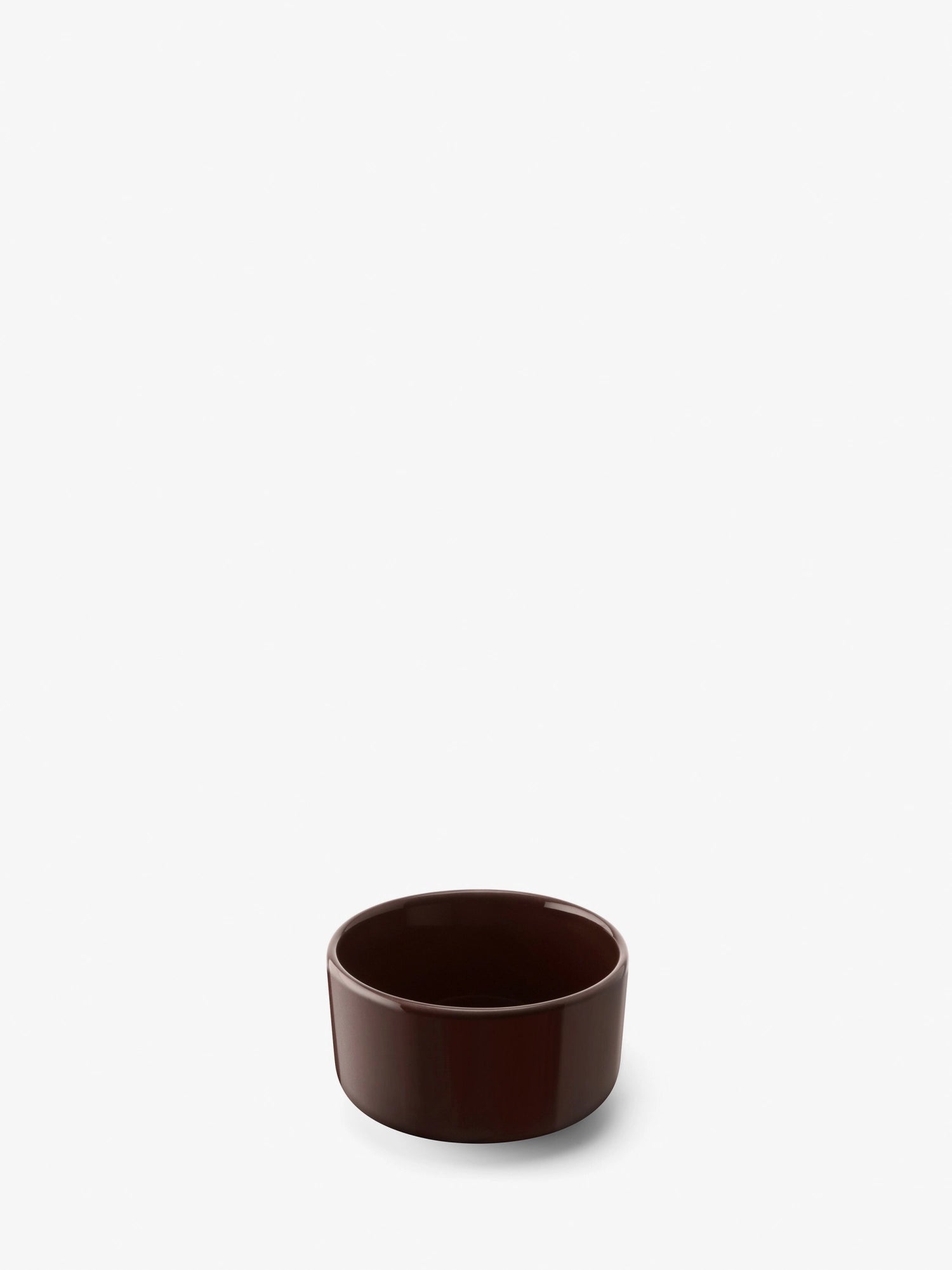 Stilvolles 2er Set Schalen in Mocha (D8cm) von LSA, ideal für die Präsentation von Snacks oder als ansprechendes Deko-Accessoire.
