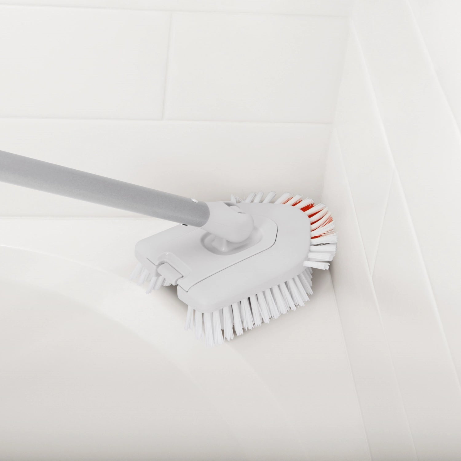 Ersatzkopf für den OXO Good Grips Duschreiniger, ideal für gründliche Reinigung von Duschwänden und -böden, perfekt für saubere Badezimmer.