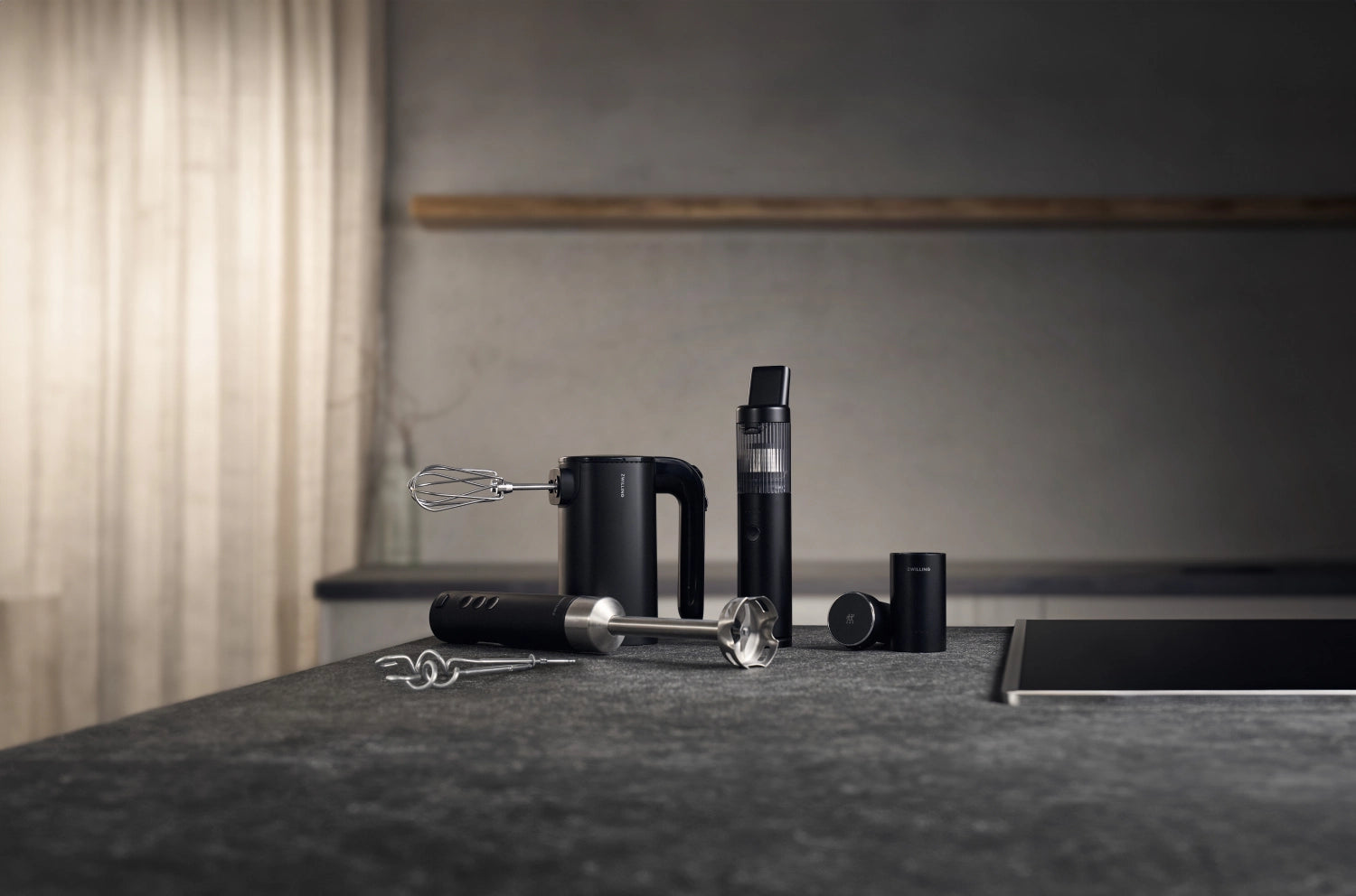 Stylischer Handmixer Xtend von Zwilling, kabellos und leistungsstark, perfekt für müheloses Mixen in jeder modernen Küche.