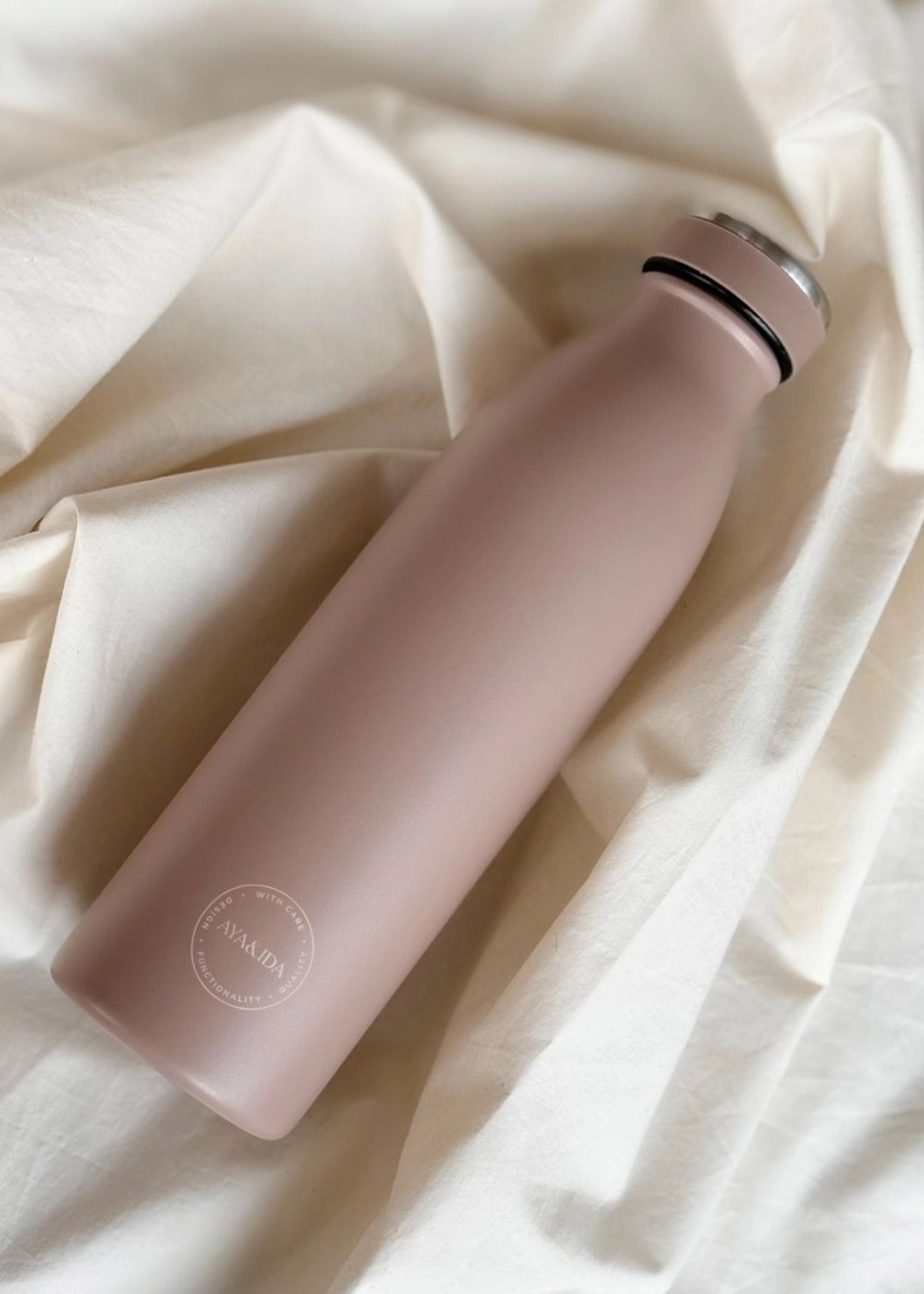Elegante 500ml Trinkflasche in Dusty Rose von AYA&IDA, ideal für unterwegs und umweltfreundlich. Perfekt für jeden Tag!