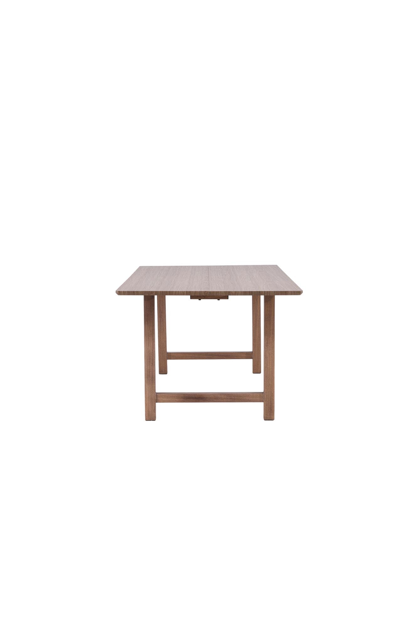 Erleben Sie den Esstisch Count von Venture Home – ein eleganter Tisch aus Holzimitat, der mit seinem klaren Design und einladenden Charme begeistert.
