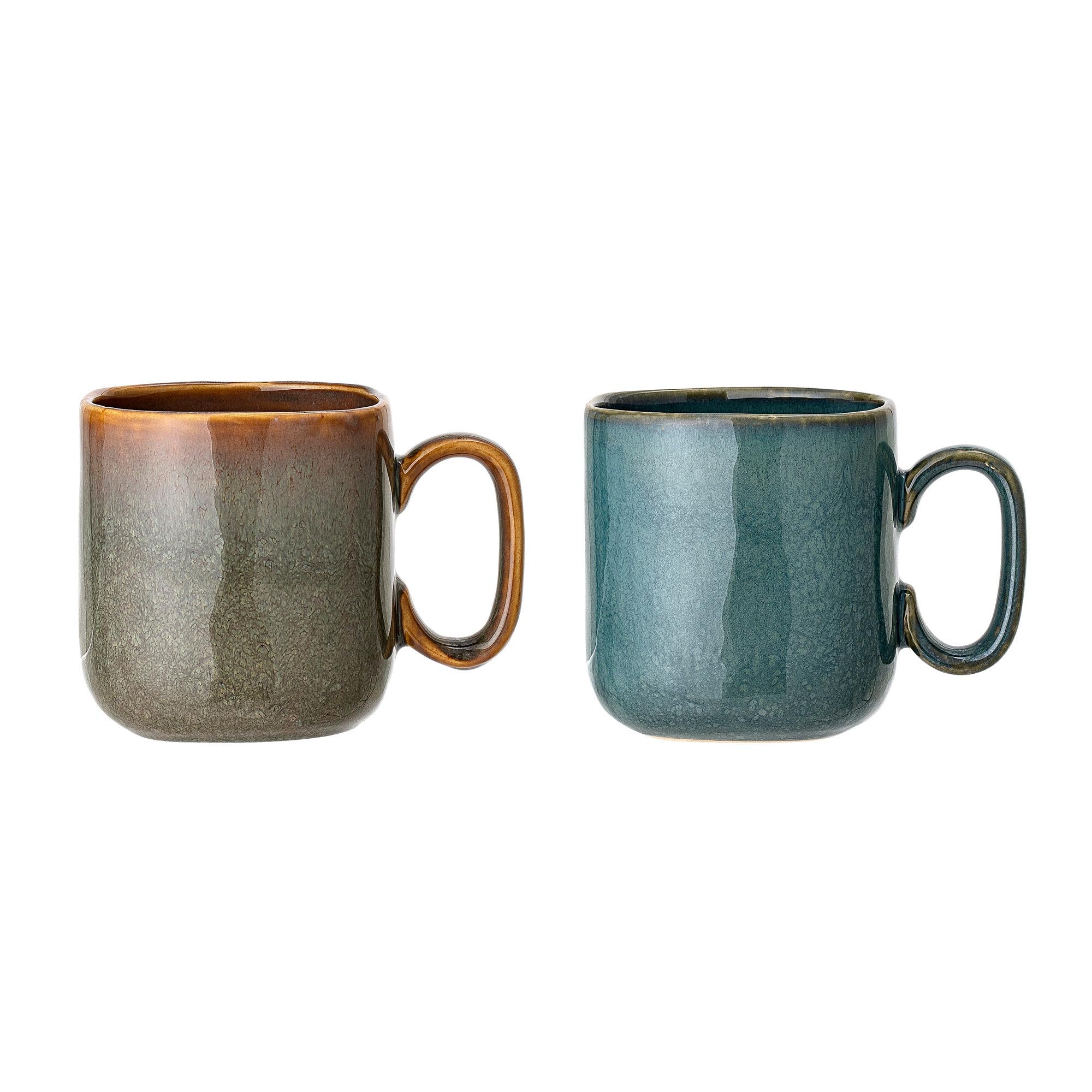 Der Aime Becher von Bloomingville: Ein handgefertigtes Steingut-Unikat in erdbraun und meeresgrün, ideal für heisse Getränke.