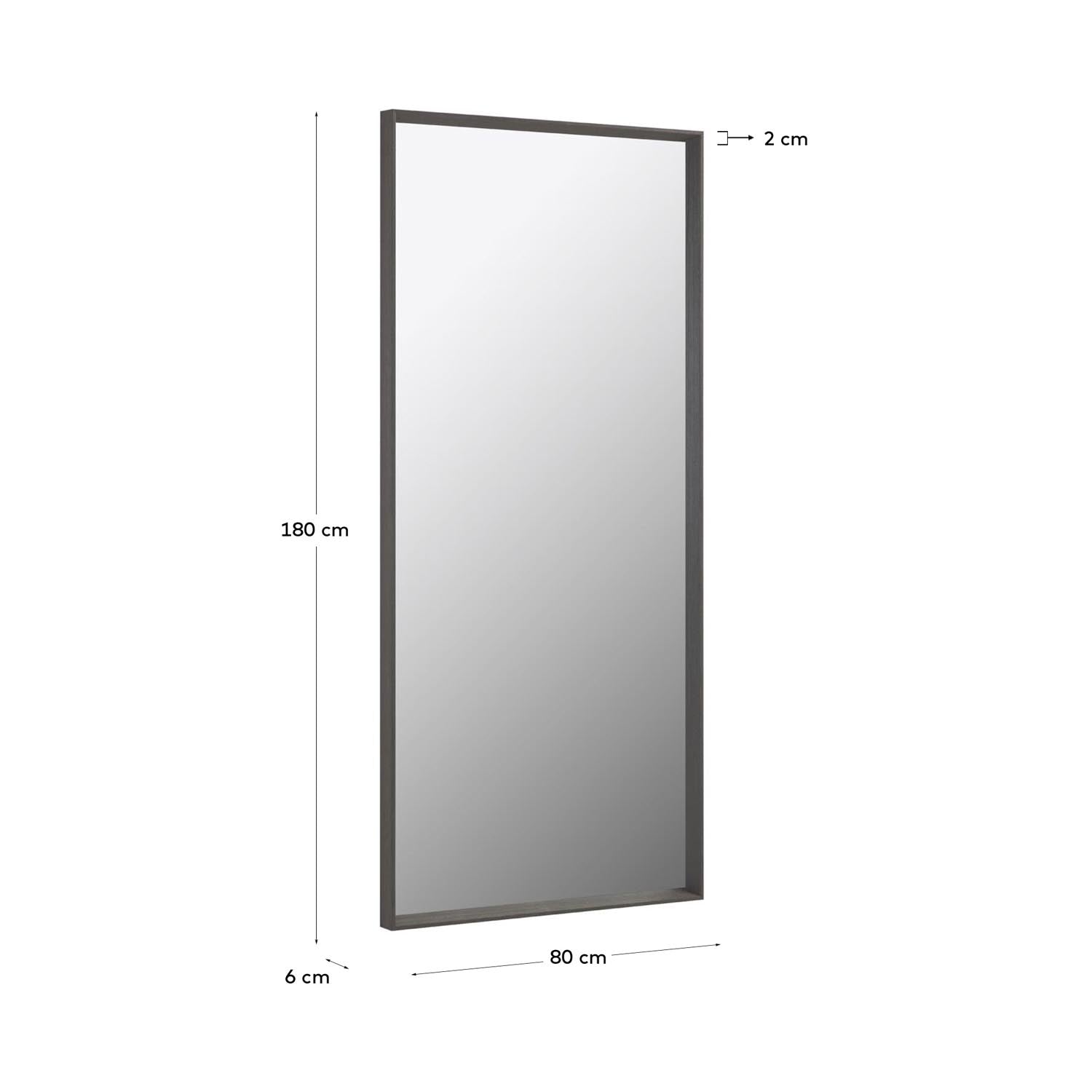 Nerina Spiegel von Kave Home: Eleganter, dunkel lackierter Spiegel (80 x 180 cm) für eine stilvolle Raumgestaltung und optische Weite.
