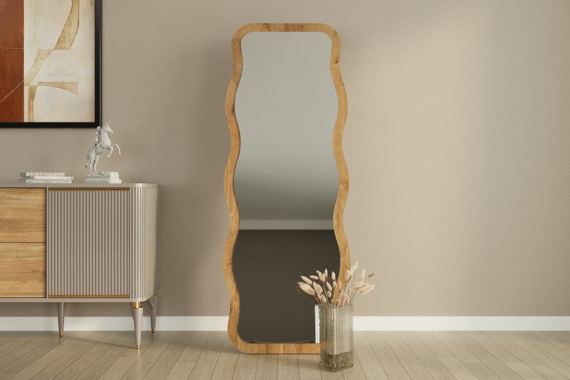 Stilvoller Aror Wandspiegel von Hanah Home, der mit seinem natürlichen Look und sanften Farbtönen jedem Raum eine einladende Atmosphäre verleiht.