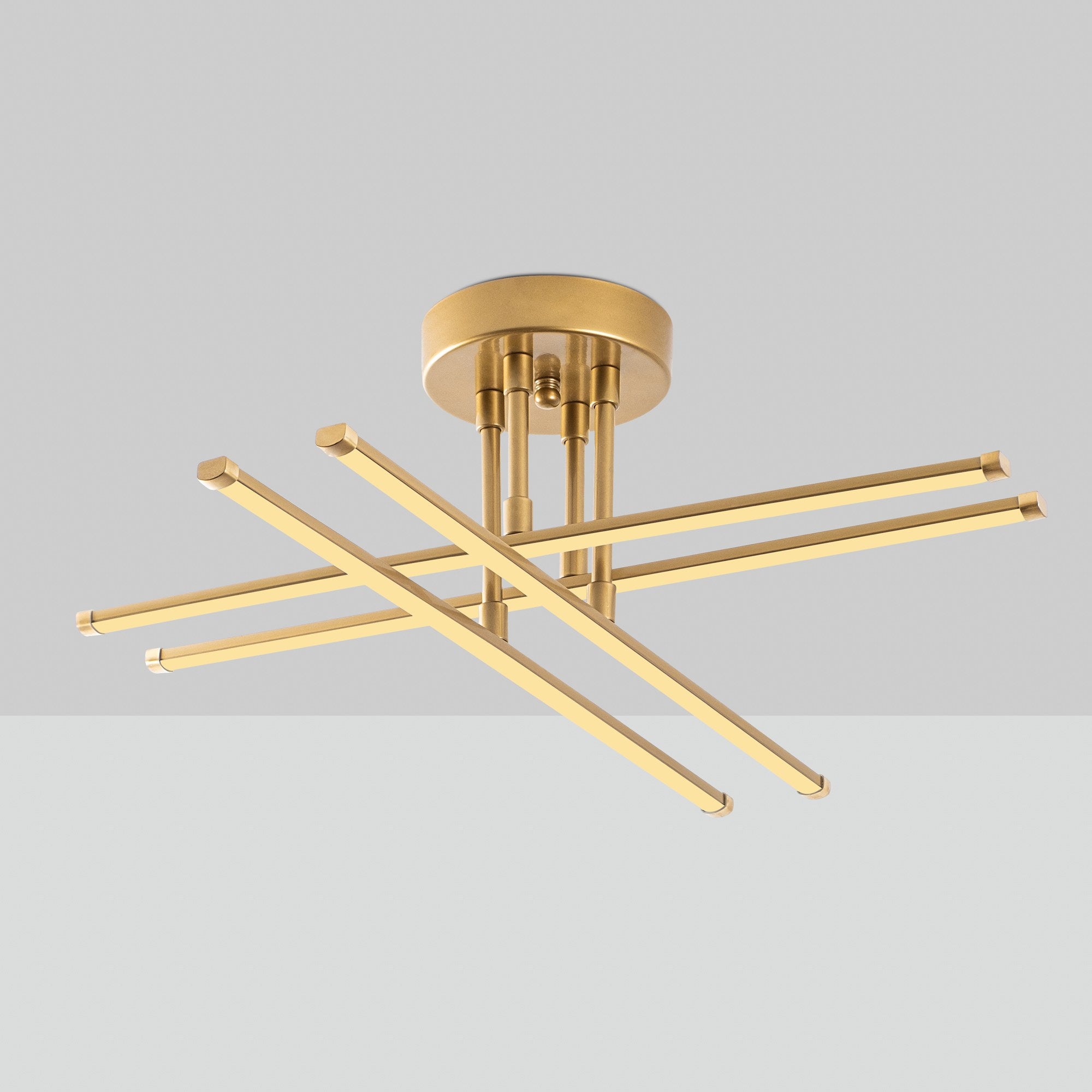 Elegante goldene Deckenleuchte Exhaust von Opviq, die jedem Raum einen Hauch von Luxus und stilvollem Design verleiht.