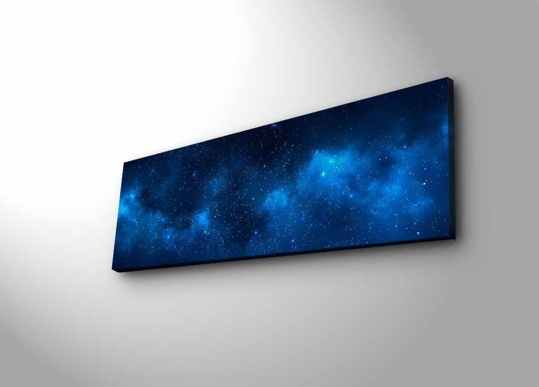Entdecken Sie das 3090NASA Bild von Wallity – ein faszinierendes, beleuchtetes Kunstwerk, das jeden Raum in eine elegante Oase verwandelt.