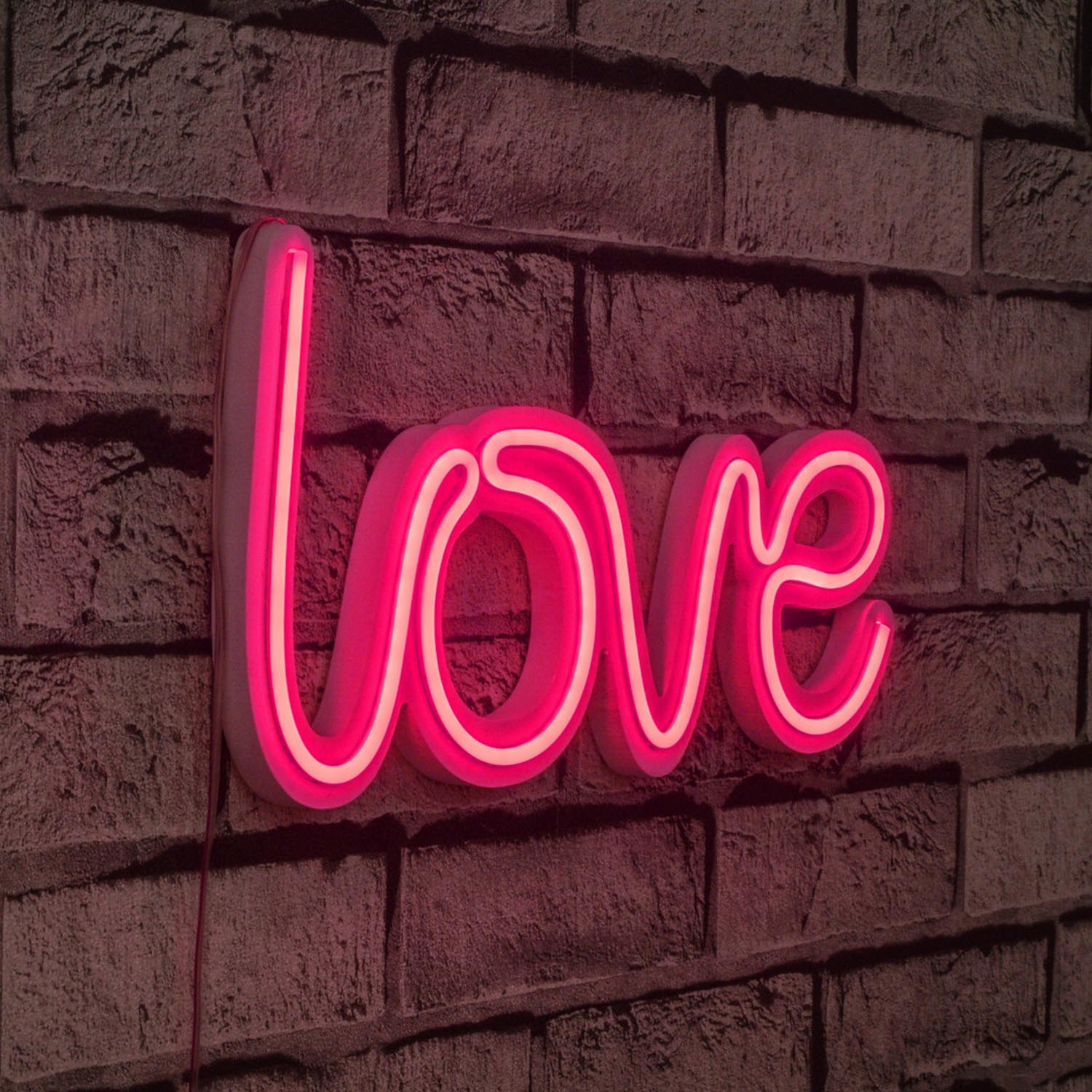 Entdecken Sie die Love Wandleuchte in Rosa von Wallity – eine stilvolle LED-Beleuchtung für eine magische Atmosphäre in jedem Raum.