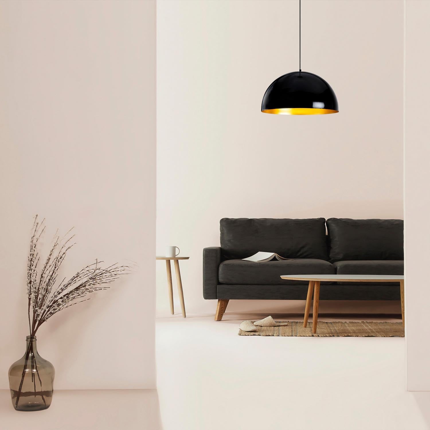 Entdecken Sie die Berceste Pendelleuchte in Schwarz von Opviq – ein stilvolles Highlight für Ihr Zuhause, das industriellen Charme und moderne Eleganz vereint.
