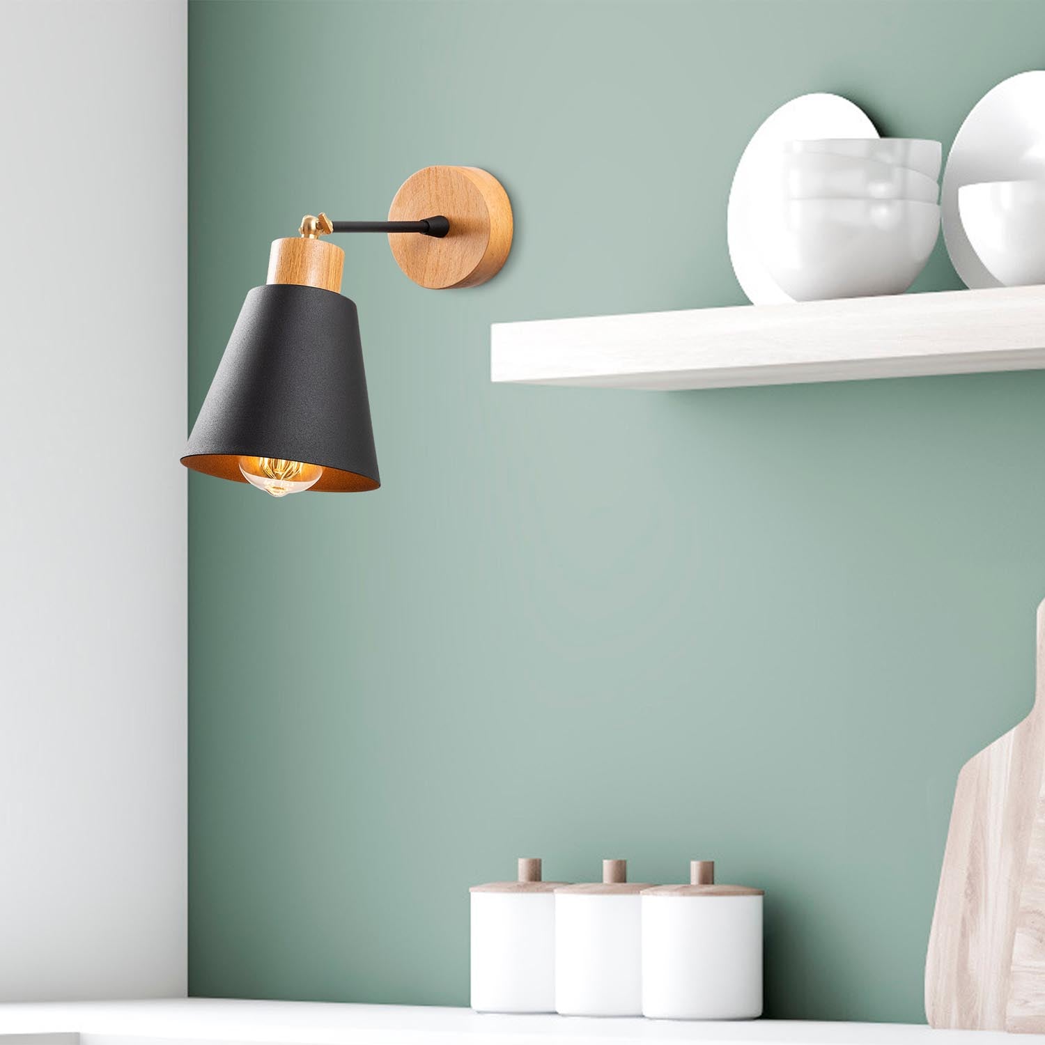 Entdecken Sie die elegante Manavgat Wandleuchte in schwarzer Eiche von Opviq. Perfekte Kombination aus modernem Design und natürlicher Schönheit für Ihr Zuhause.