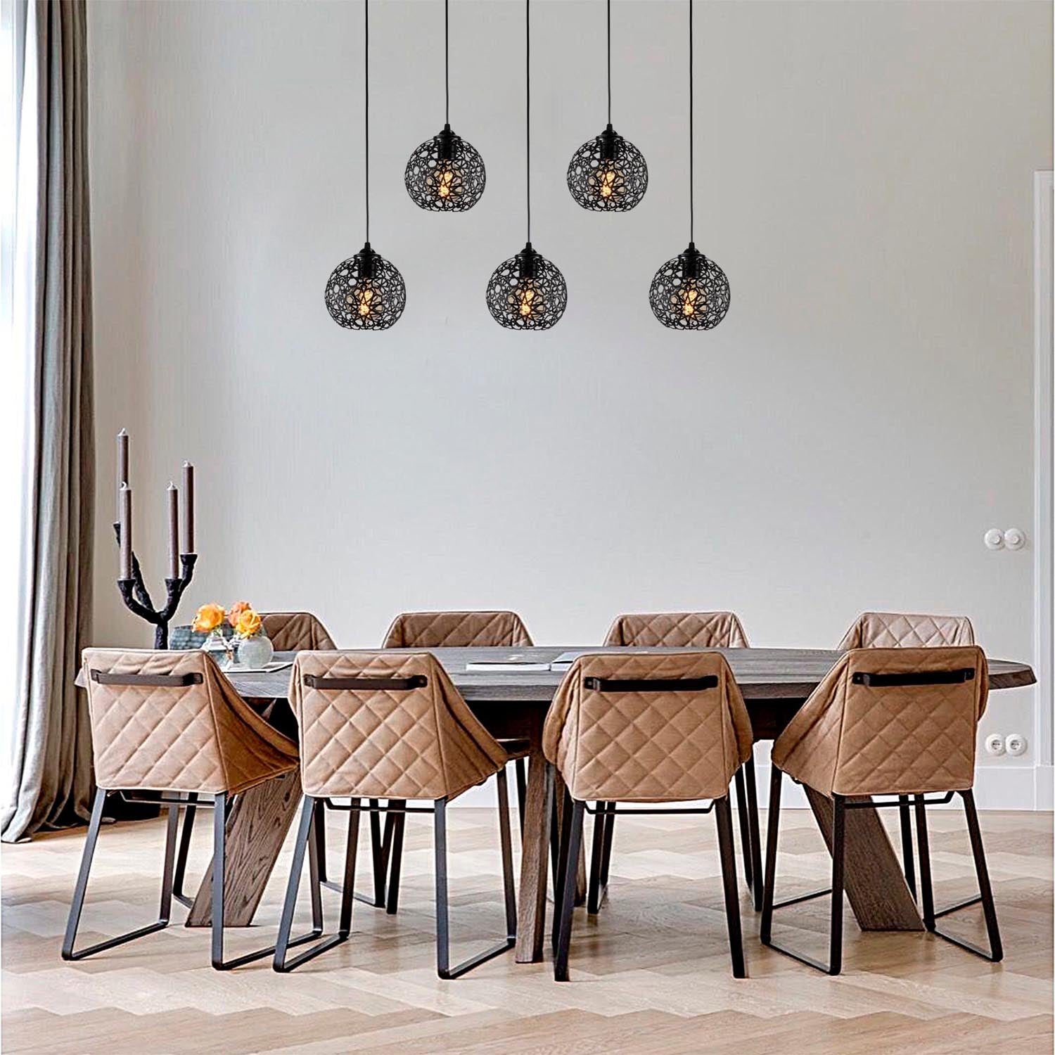 Entdecken Sie die Fellini Pendelleuchte in Schwarz von Opviq – ein stilvolles Highlight für Ihr Zuhause, das Eleganz und modernes Design vereint.