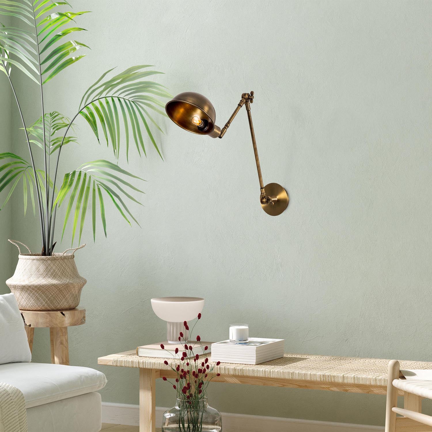 Entdecken Sie die Sivani Wandleuchte von Opviq – eine stilvolle Kupferlampe, die Vintage-Charme und modernes Design vereint. Perfekt für jedes Zuhause!