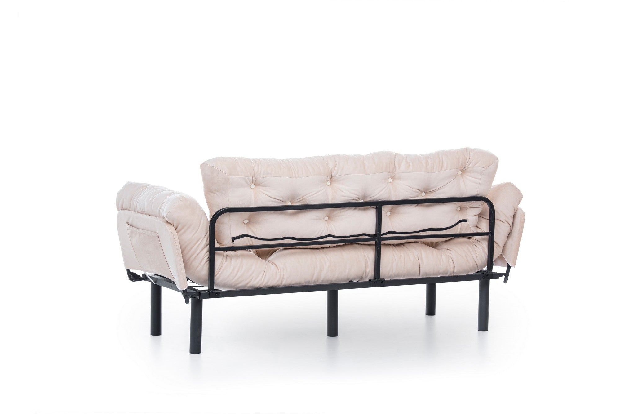 Elegantes Nitta Triple Bettsofa in Sahne, perfekt für gemütliche Nächte und stilvolle Wohnräume. Funktionalität und Ästhetik vereint.