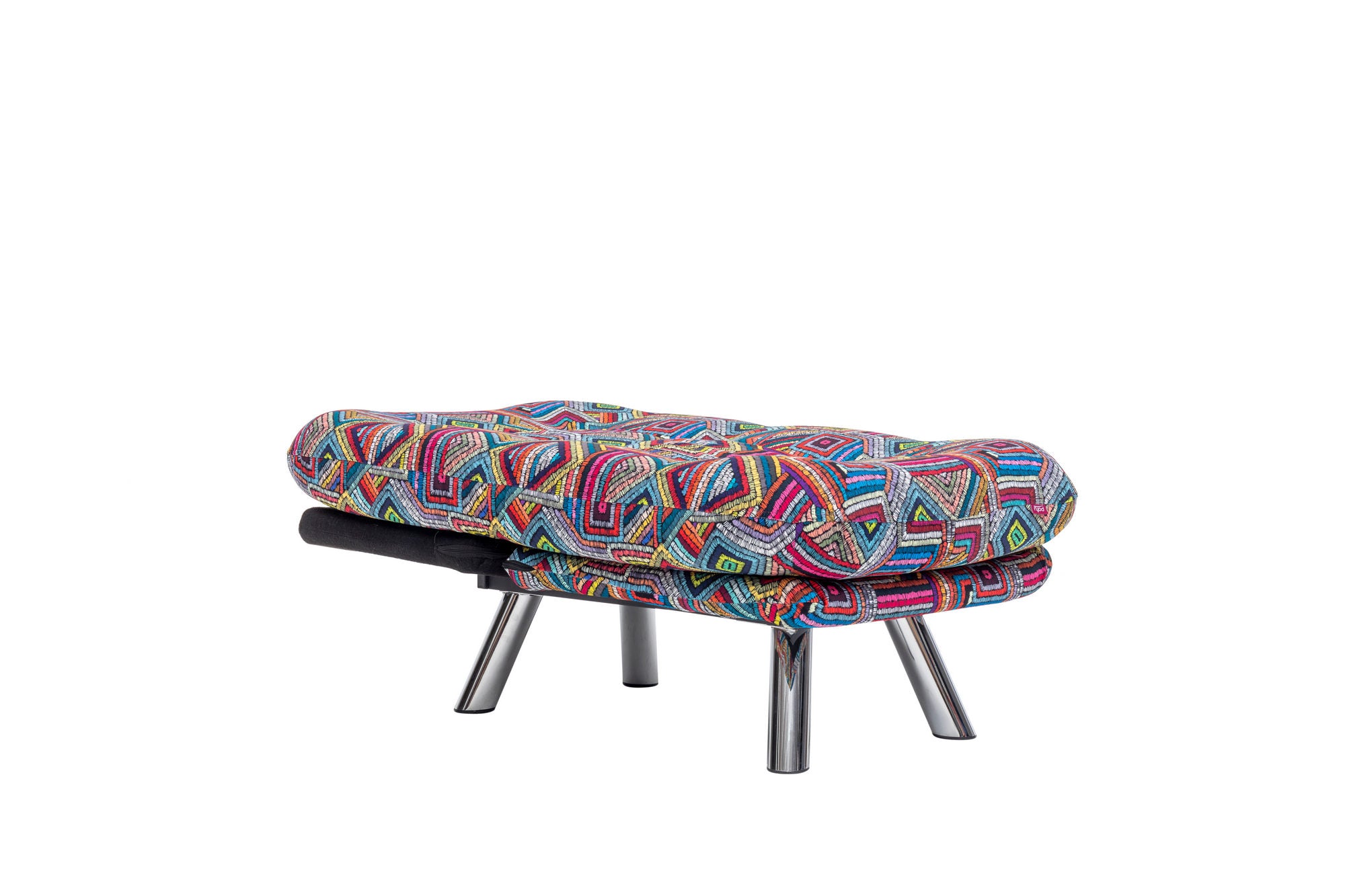 Entdecken Sie das Misa Small Solo Bettsofa – ein stilvolles, mehrfarbiges Patchwork-Sofa, das Komfort und Funktionalität vereint!