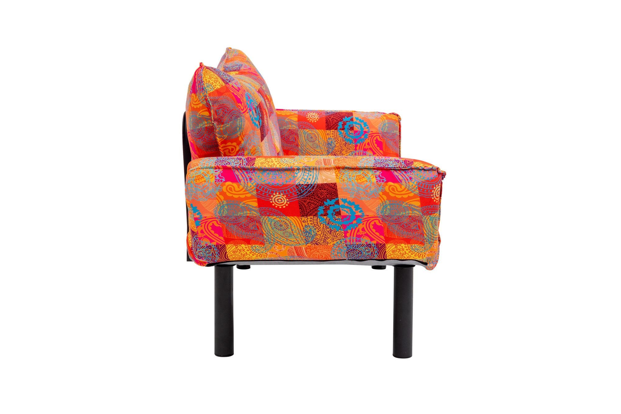 Entdecken Sie das Chatto Bettsofa von Atelier Del Sofa – ein einzigartiges, mehrfarbiges Patchwork-Möbelstück, das Stil und Funktionalität vereint.