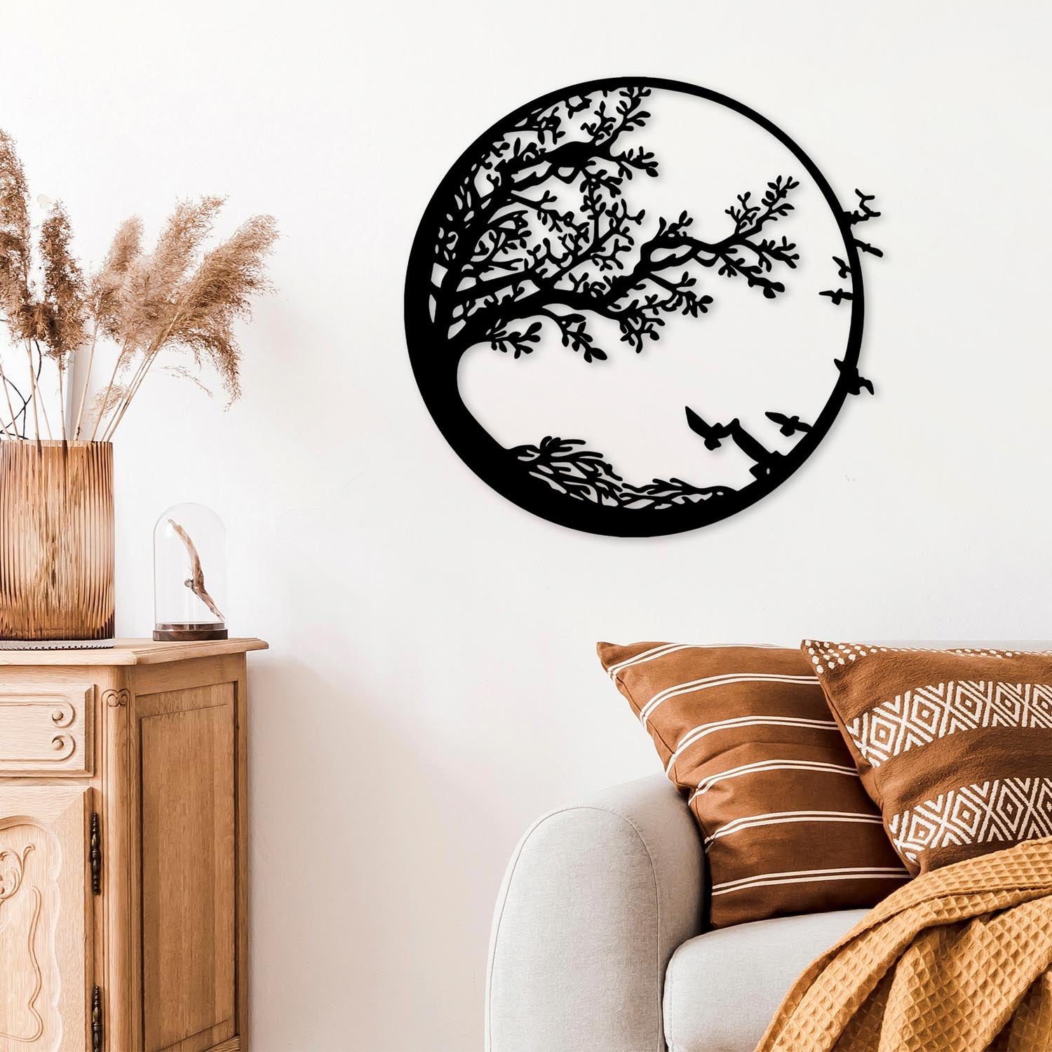 Entdecken Sie die exquisite Night Wanddeko von Wallity in Schwarz – ein elegantes Metall-Accessoire, das jedem Raum Stil und Raffinesse verleiht.