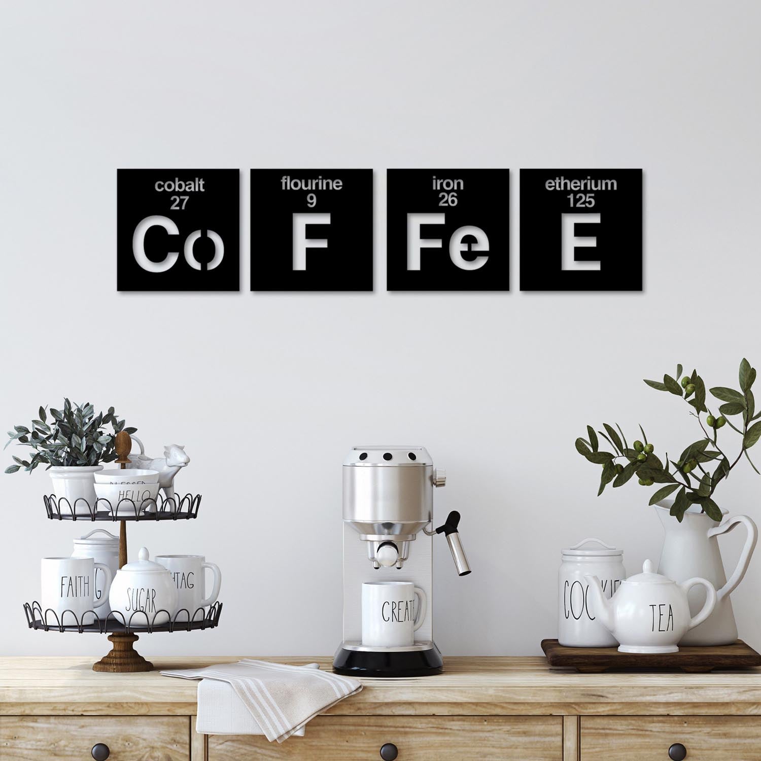 Entdecken Sie die elegante Coffee 13 Wanddeko in Schwarz von Wallity. Ein stilvolles Metall-Accessoire, das jeden Raum verwandelt.