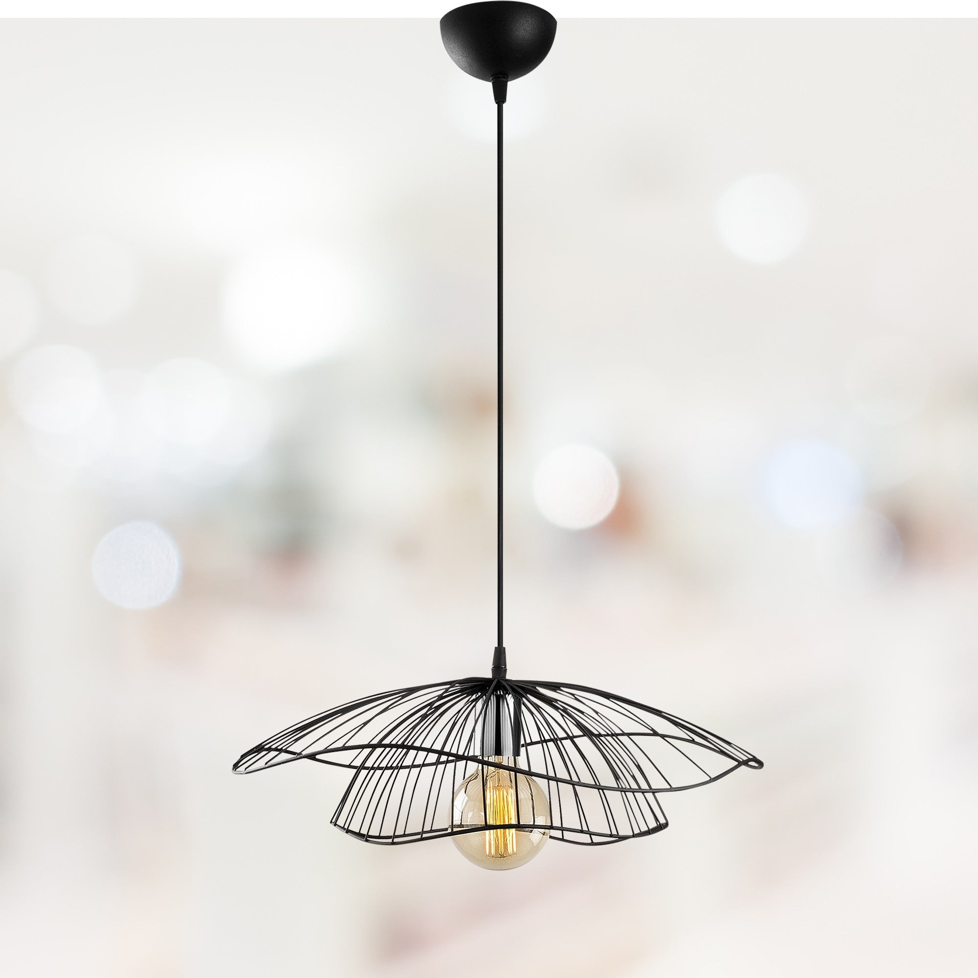 Verleihen Sie Ihrem Zuhause mit der Tel Pendelleuchte in Schwarz von Opviq einen Hauch von Eleganz. Ideal für jeden Raum, verbindet sie modernes Design mit praktischer Beleuchtung.