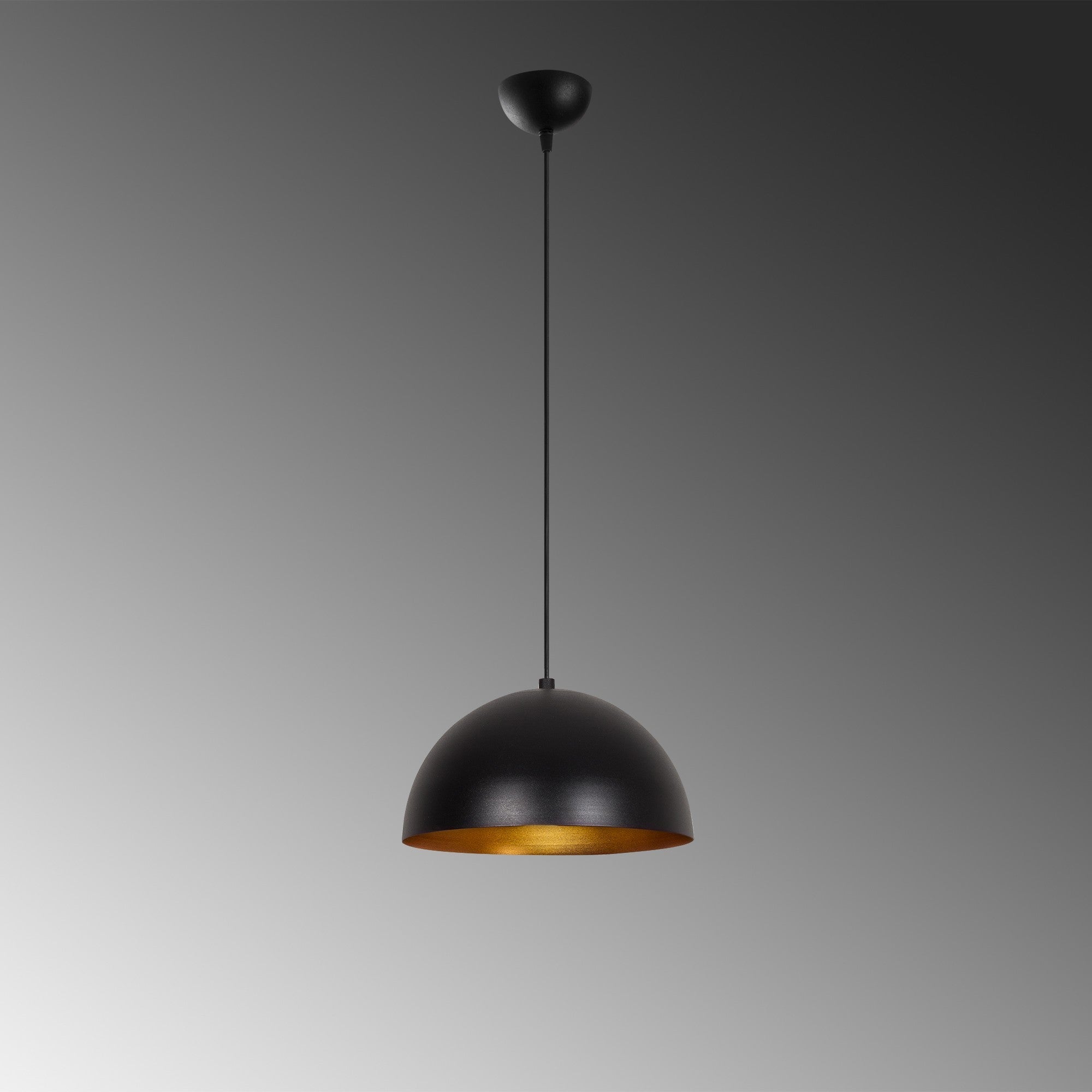 Erleben Sie die Sivani Pendelleuchte von Opviq in Schwarz Gold – ein elegantes Lichtobjekt, das jeden Raum mit modernem Flair und luxuriösem Stil bereichert.