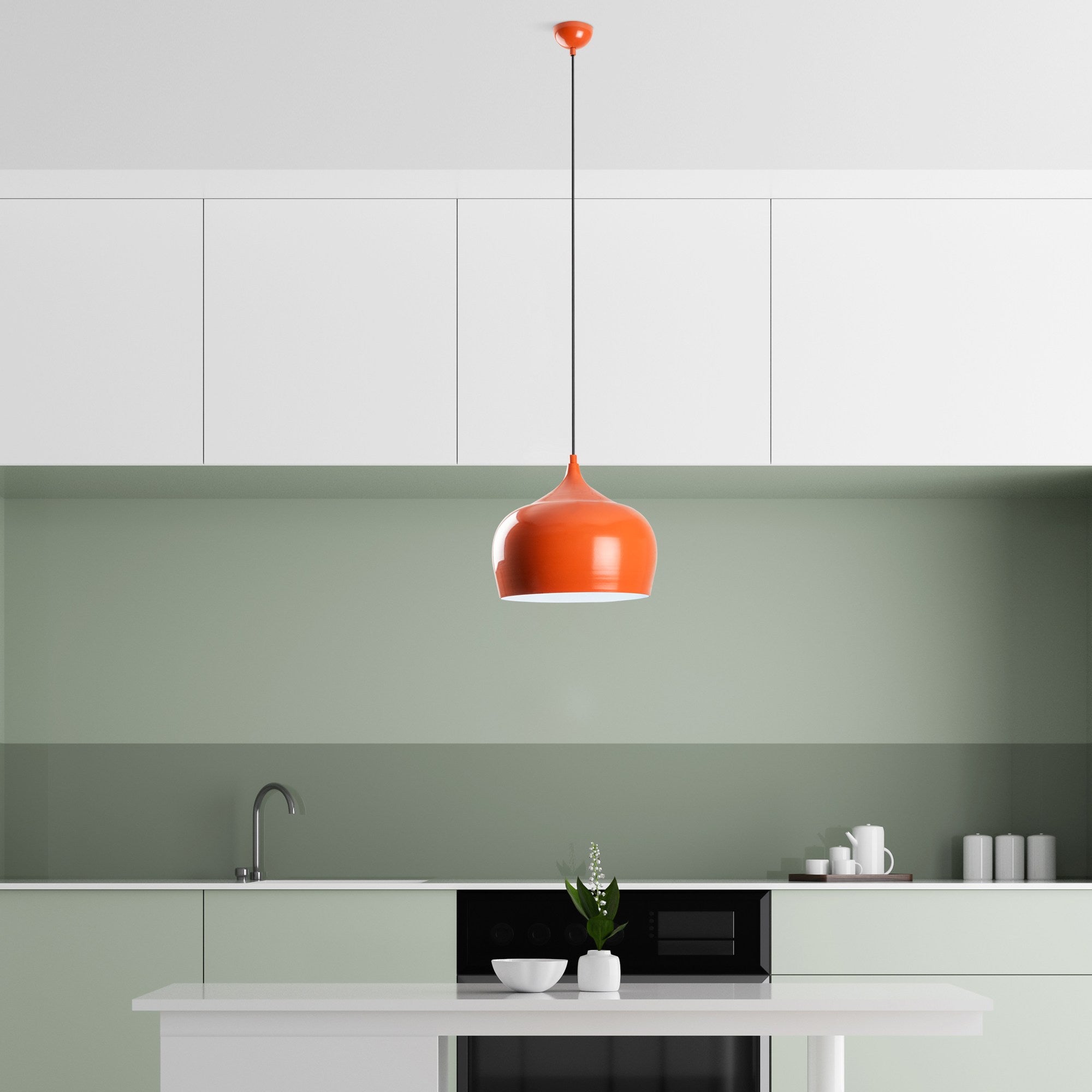 Entdecken Sie die Patine Pendelleuchte in lebhaftem Orange von Opviq – ein stilvolles Highlight, das Ihr Zuhause mit einladendem Licht und Eleganz erfüllt.